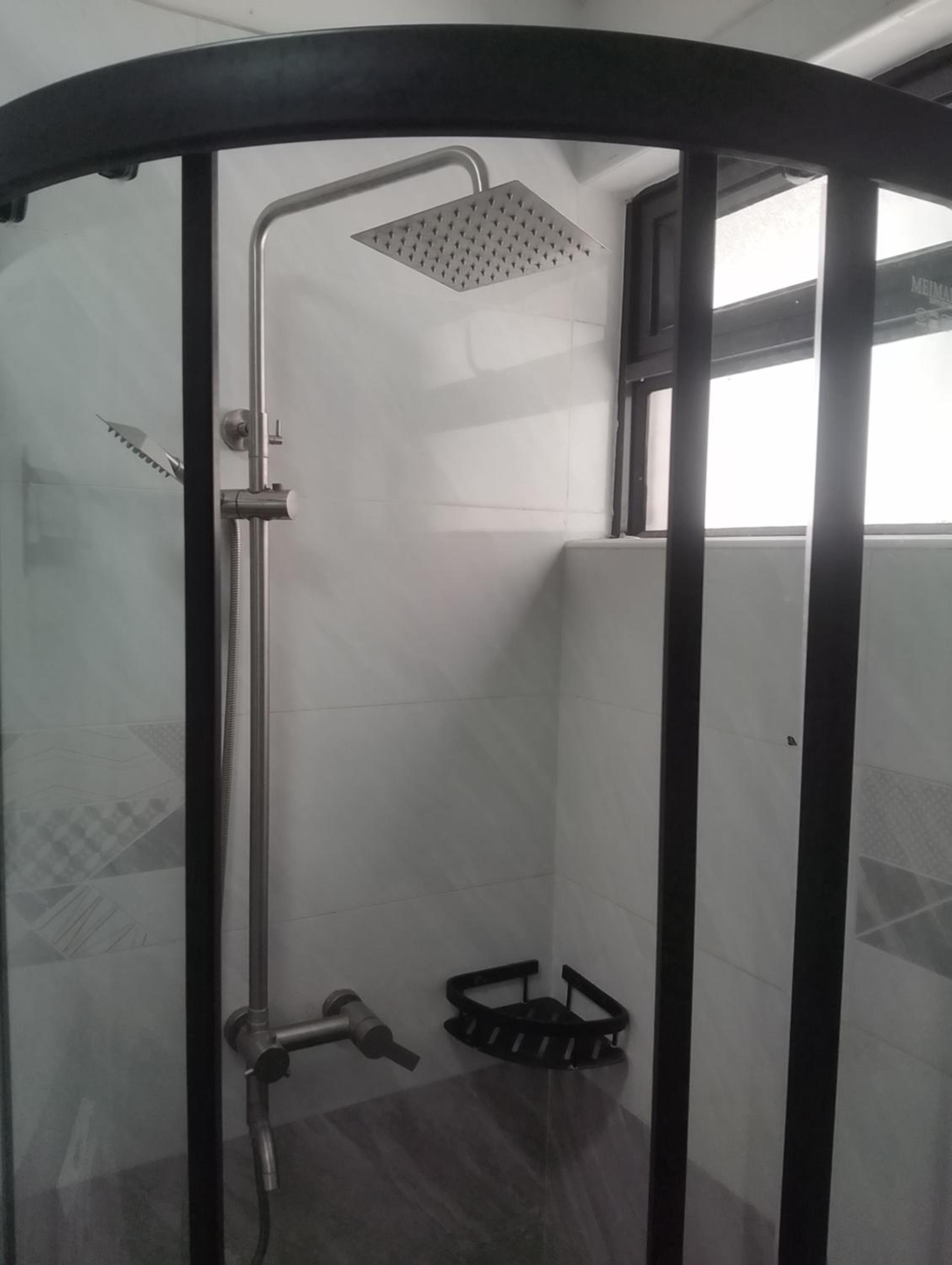 Beautiful 2 bedroom at royal garden apartments view 4