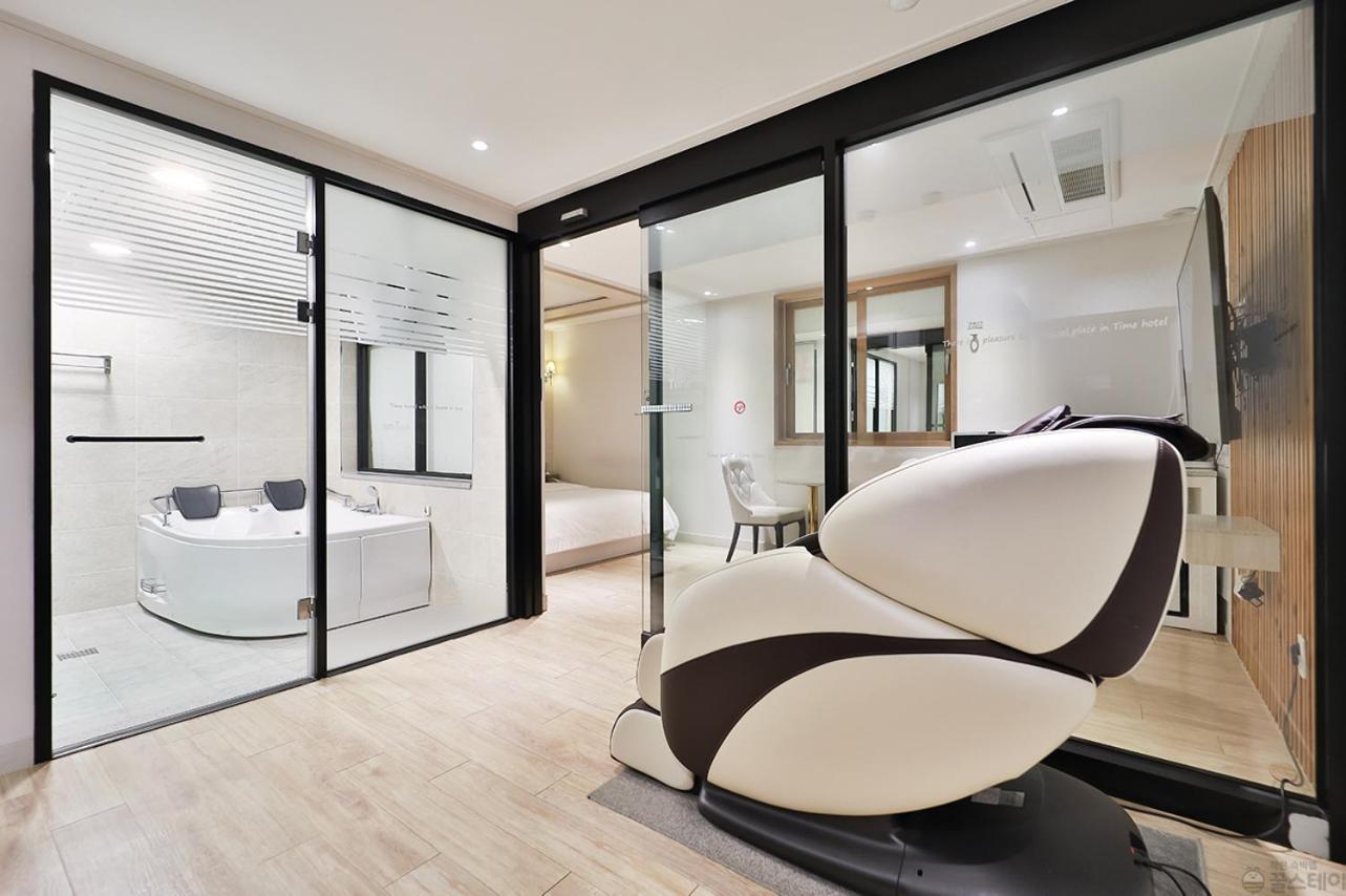 Time Hotel