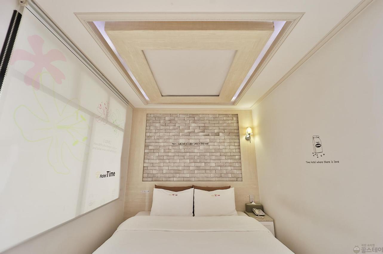 Time Hotel