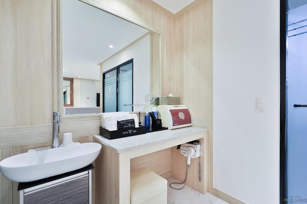 Time Hotel