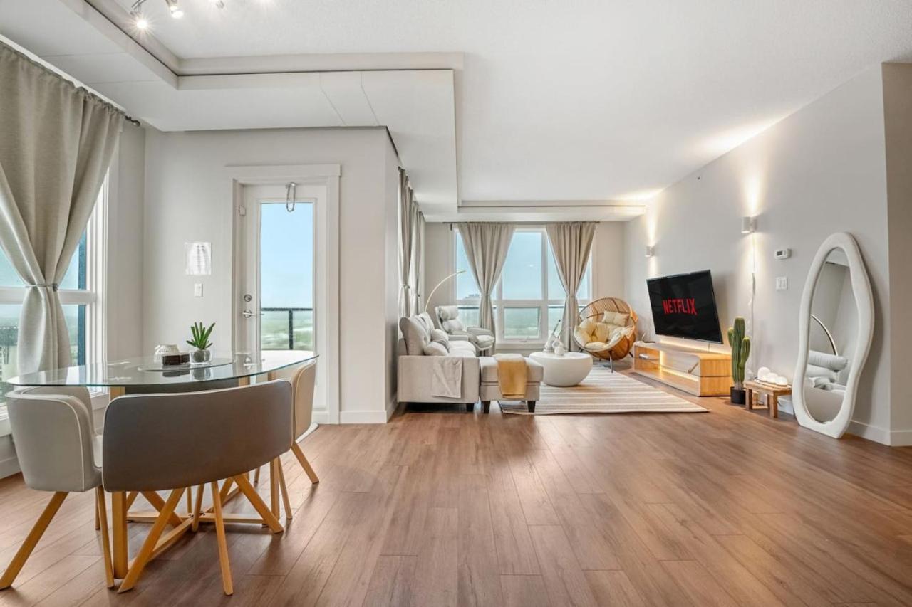 Upscale Penthouse Stay with Mountain & City Views, Free Parking, BBQ Grill, Office Space & More