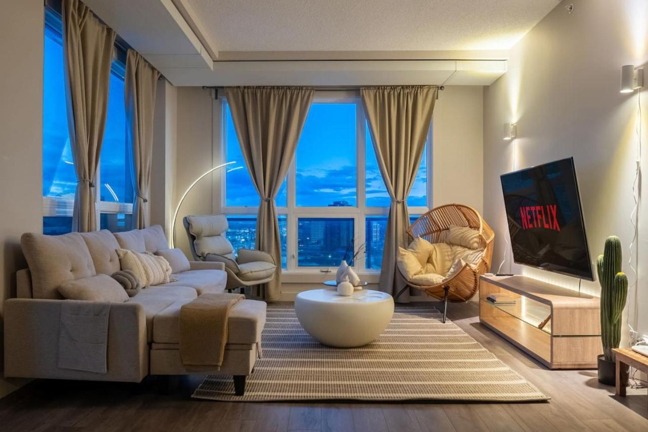Upscale Penthouse Stay with Mountain & City Views, Free Parking, BBQ Grill, Office Space & More