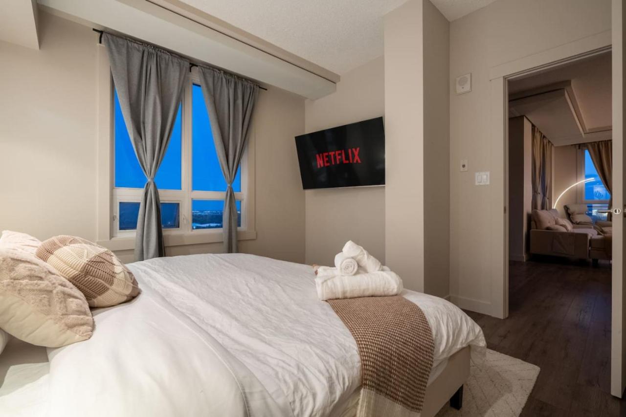 Upscale Penthouse Stay with Mountain & City Views, Free Parking, BBQ Grill, Office Space & More