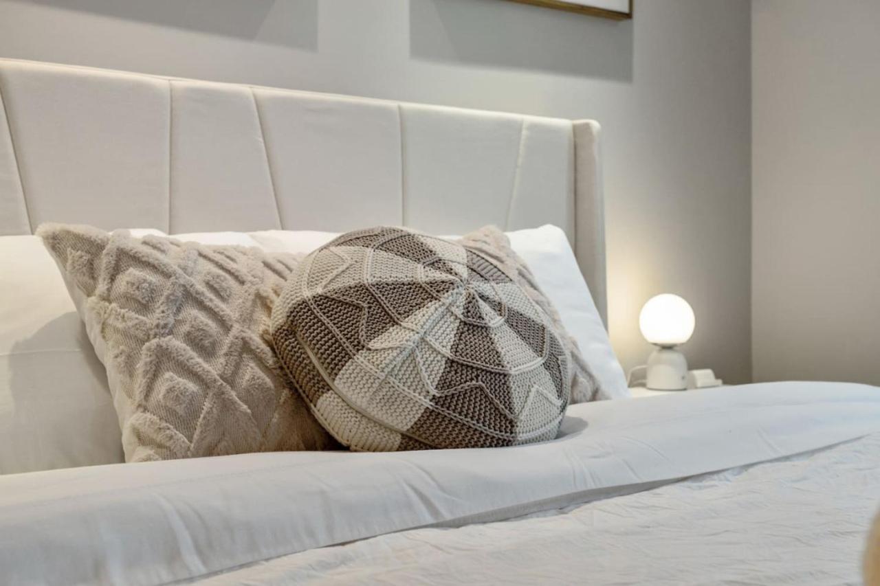 Upscale Penthouse Stay with Mountain & City Views, Free Parking, BBQ Grill, Office Space & More