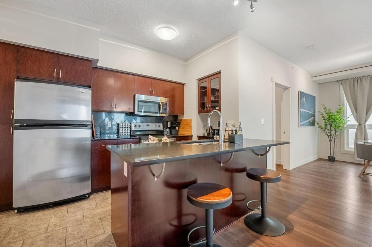 Upscale Penthouse Stay with Mountain & City Views, Free Parking, BBQ Grill, Office Space & More