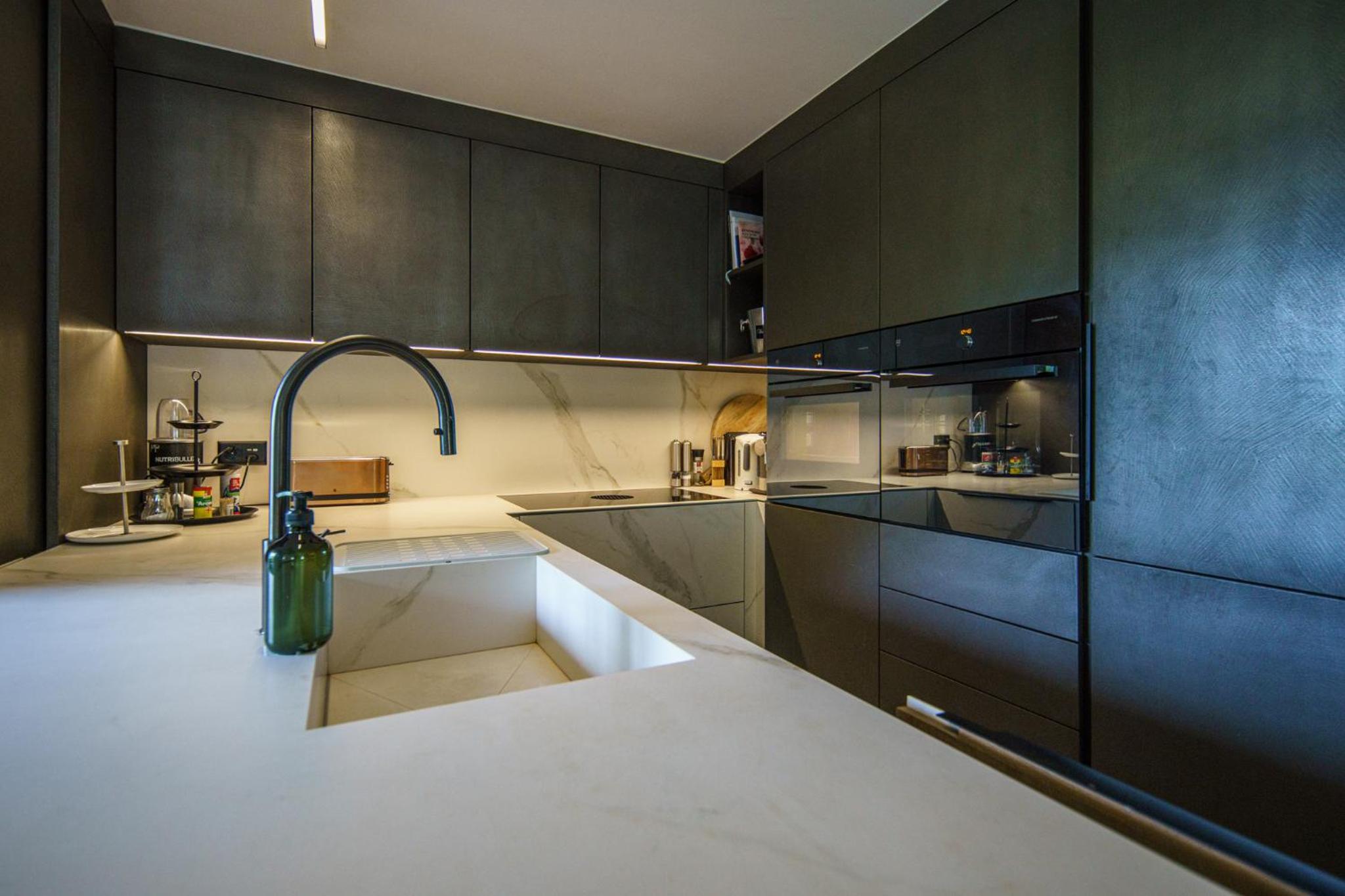 Luxury Mountain Apartment with Private Sauna and Underground Parking