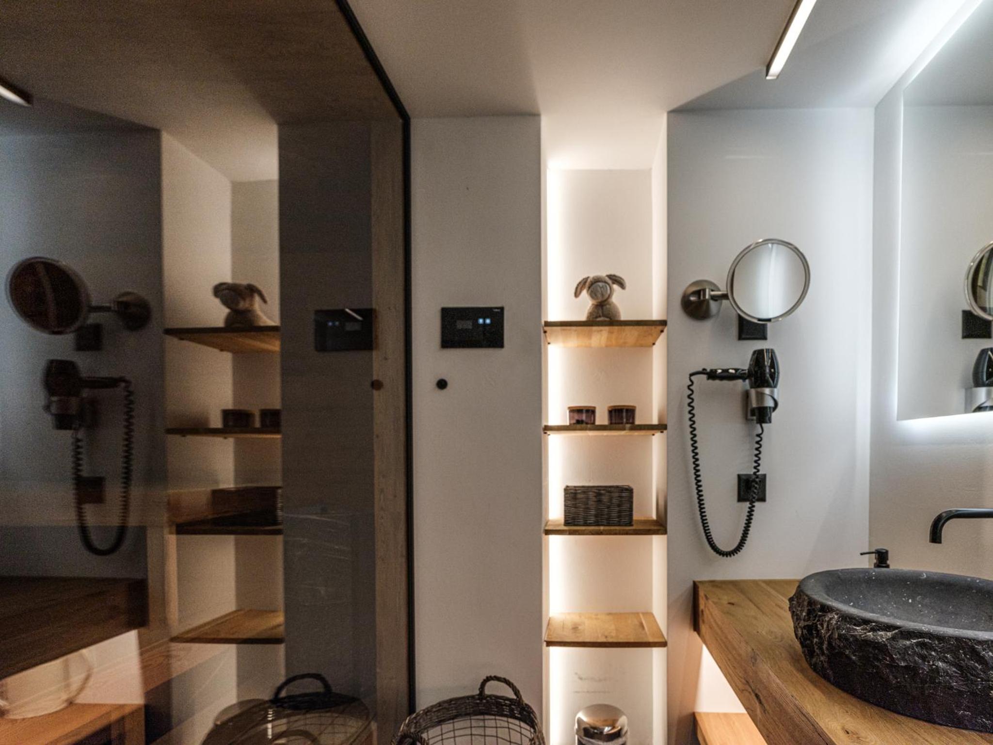 Luxury Mountain Apartment with Private Sauna and Underground Parking