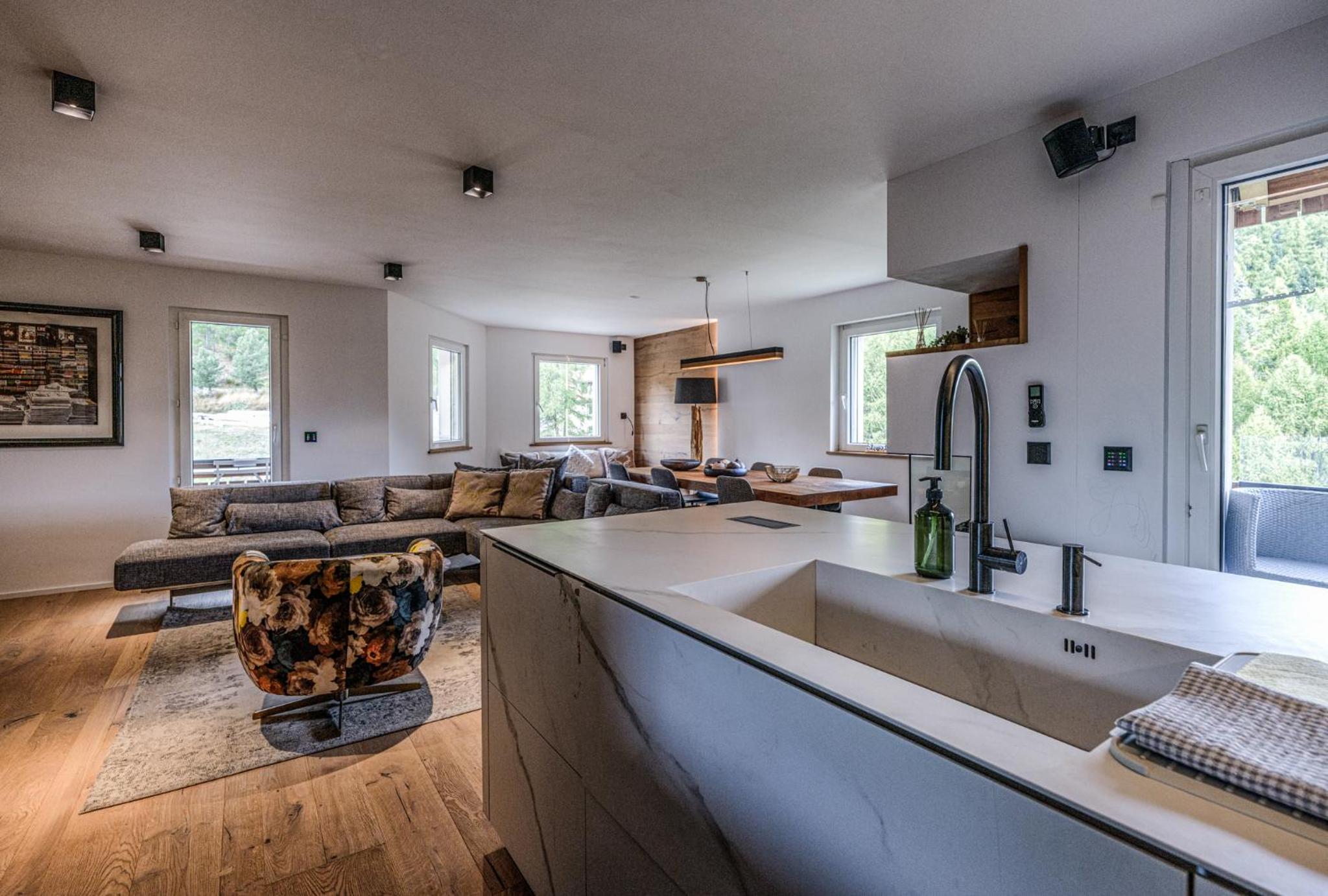 Luxury Mountain Apartment with Private Sauna and Underground Parking