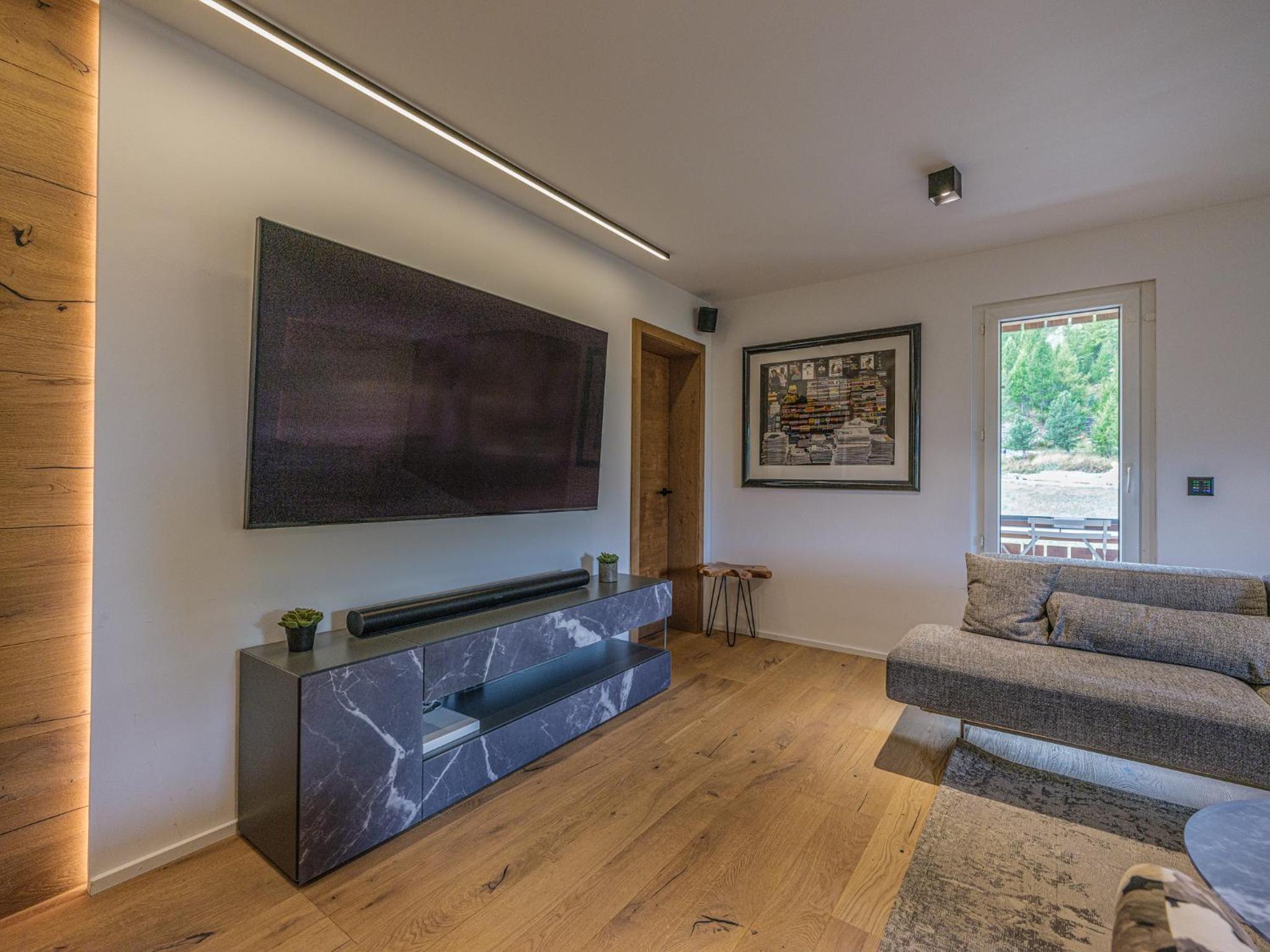 Luxury Mountain Apartment with Private Sauna and Underground Parking