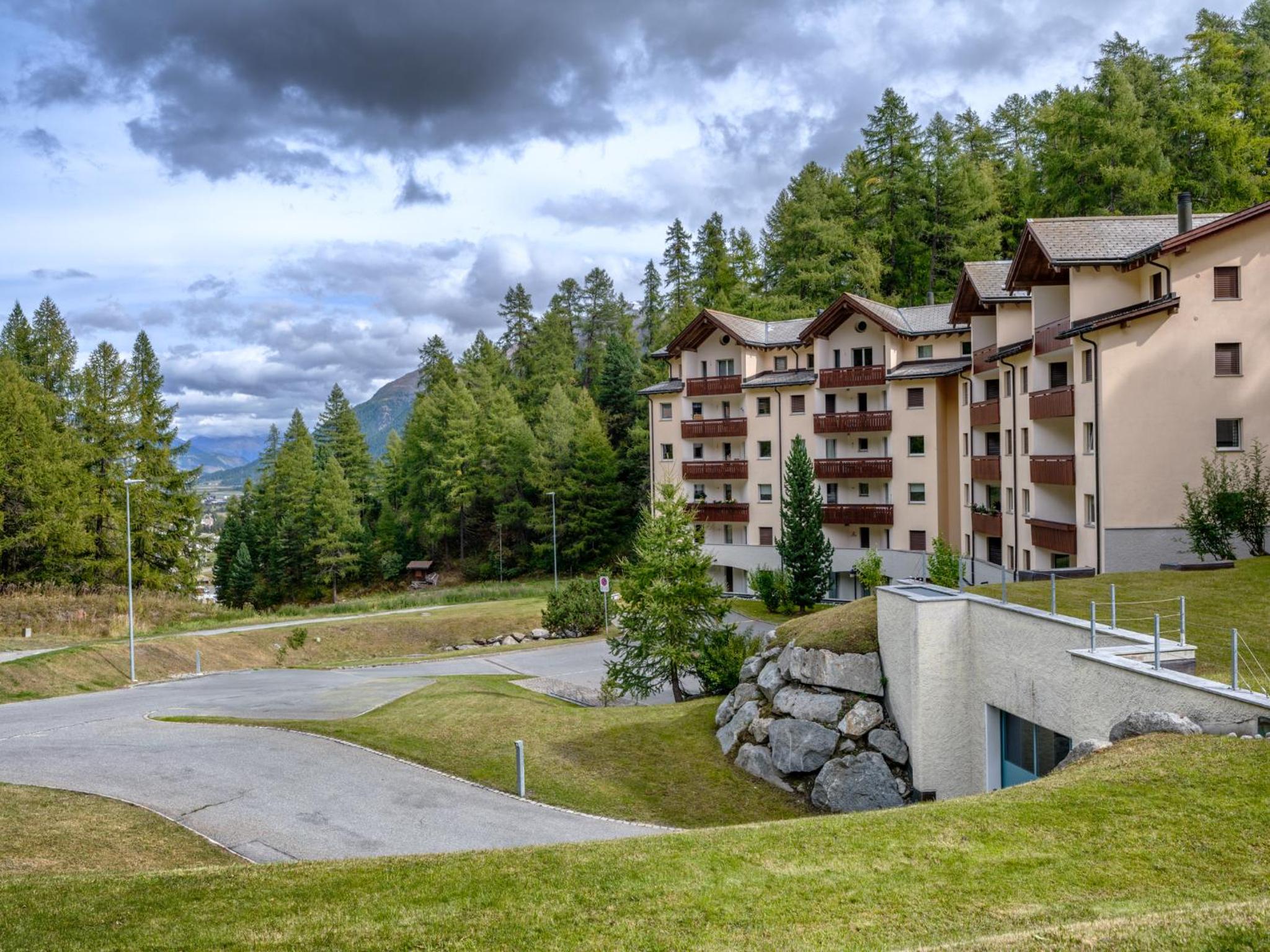 Luxury Mountain Apartment with Private Sauna and Underground Parking