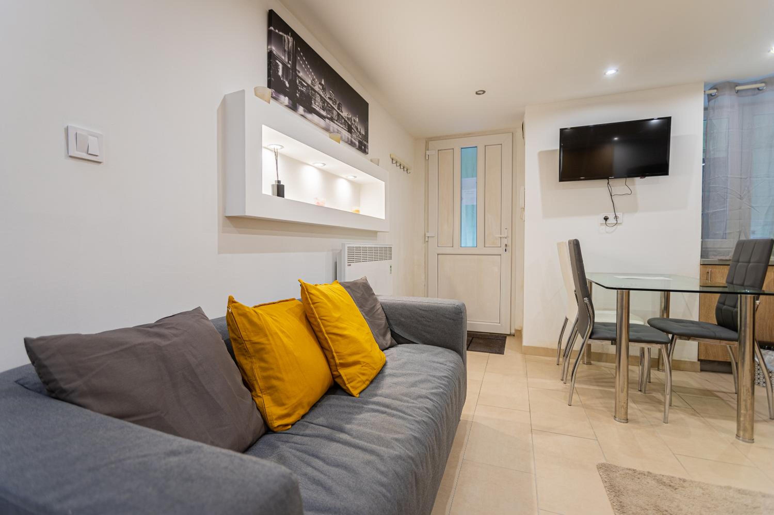 One-bedroom apartment in the heart of Budapest, Rakoczi view 5