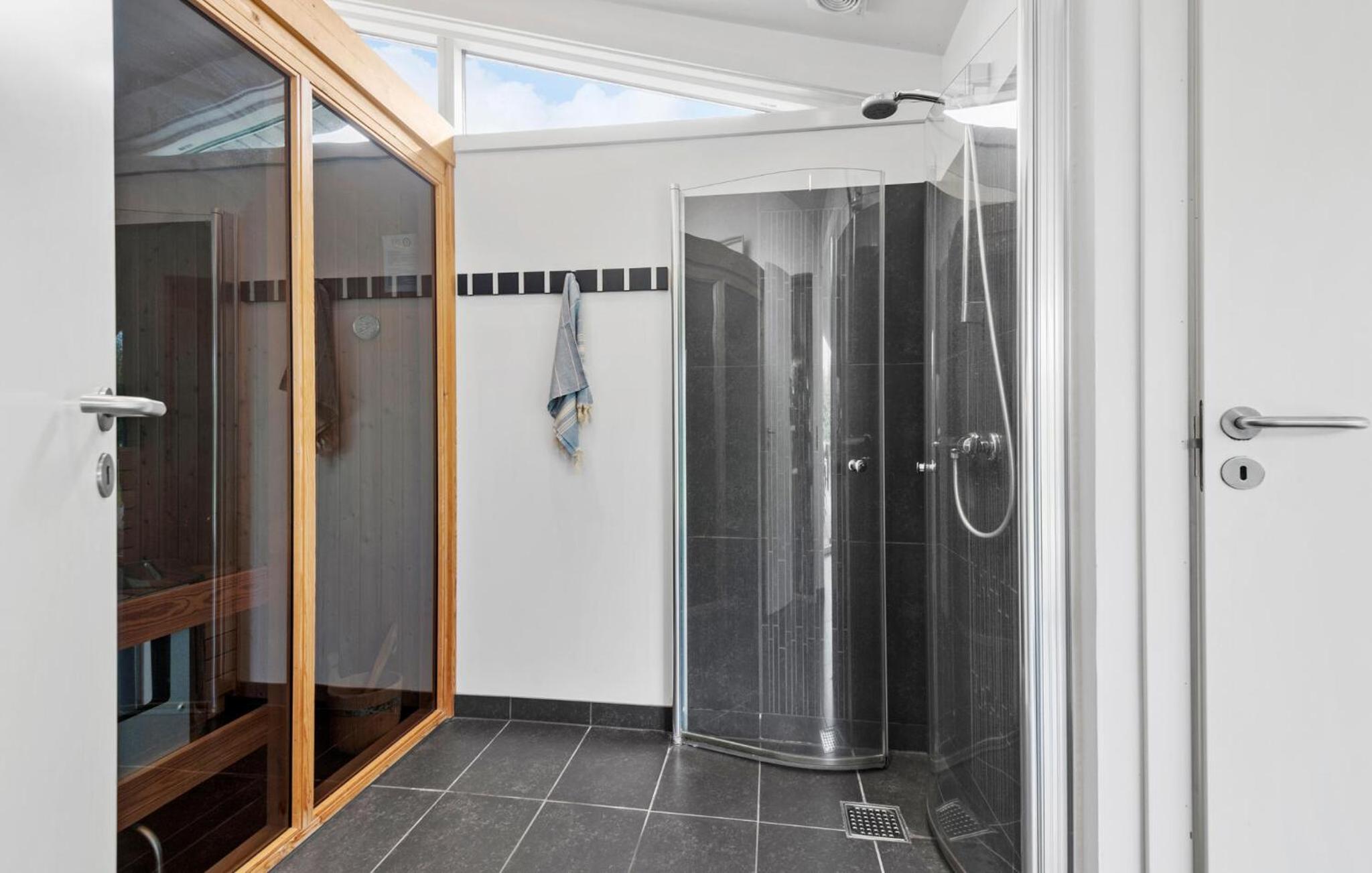 3 Bedroom Lovely Home In Hemmet view 5