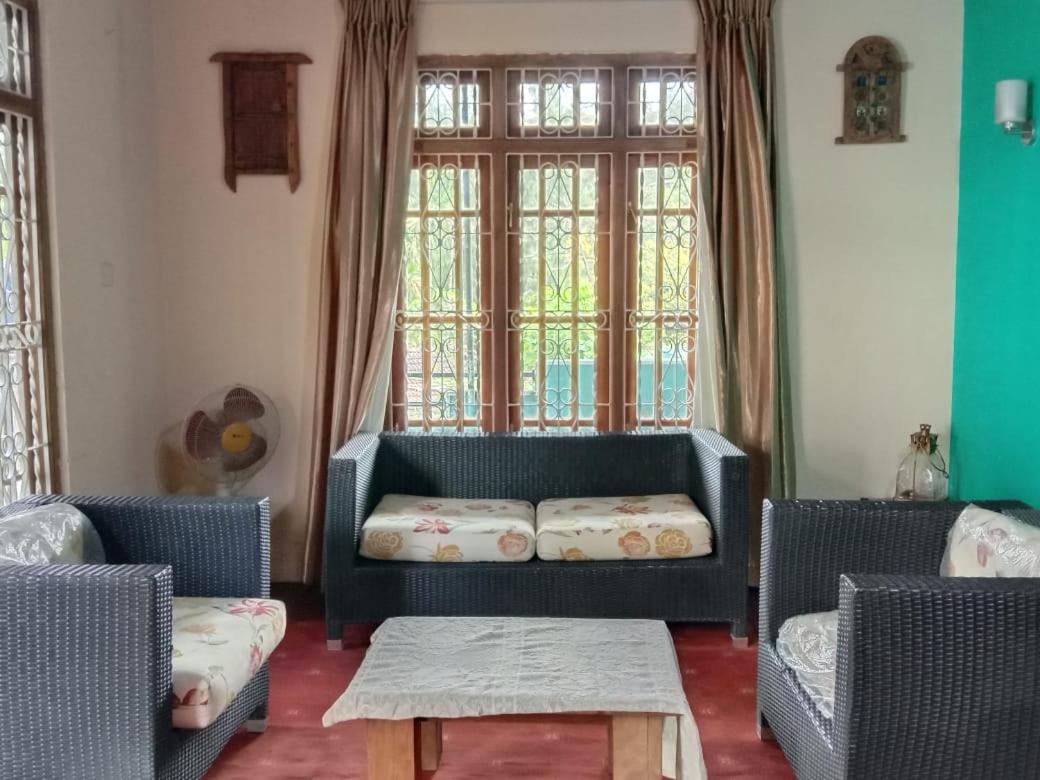 Shane HomeStay