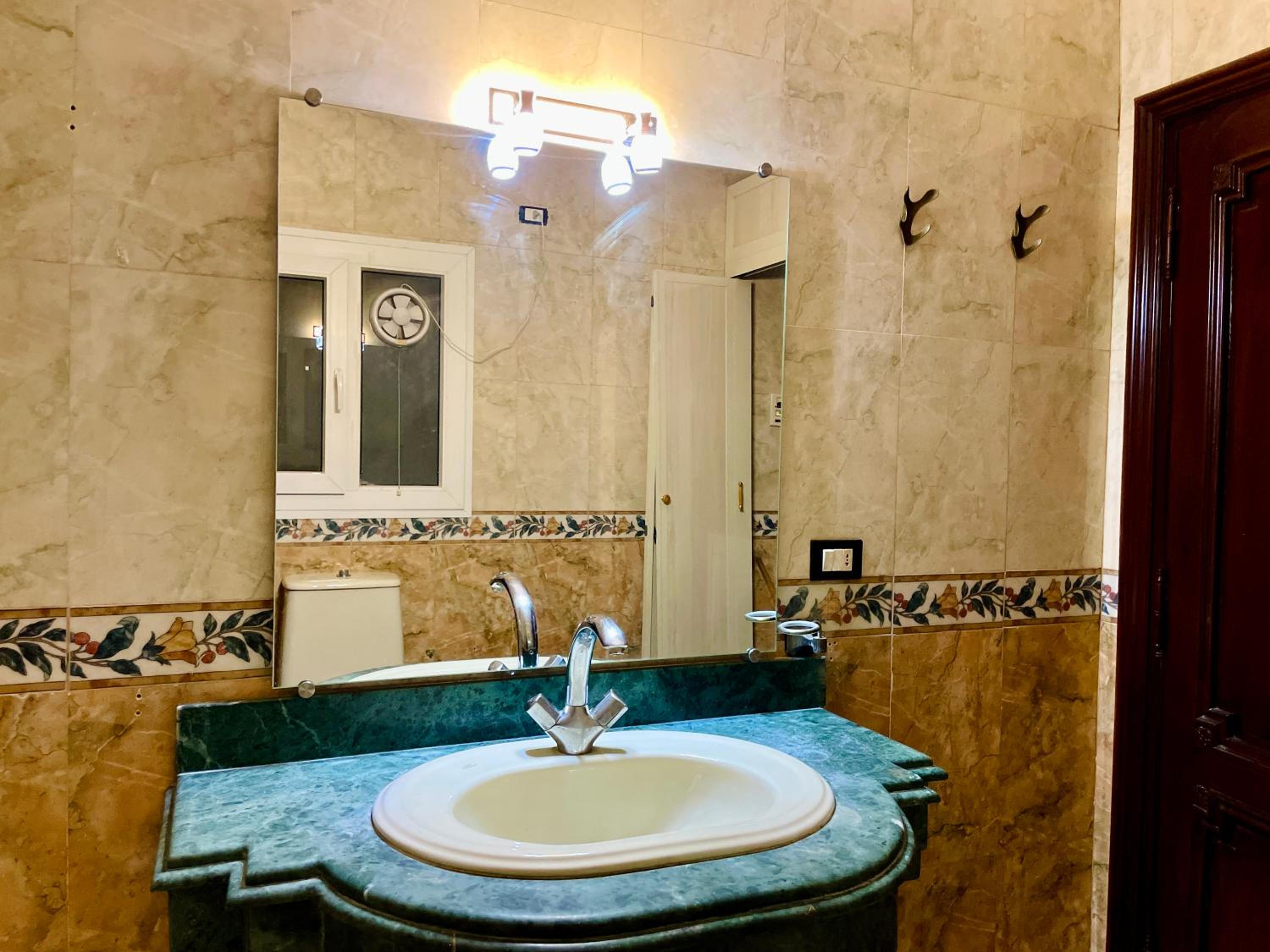 Family LUX Apartment -3BRSNile corniche