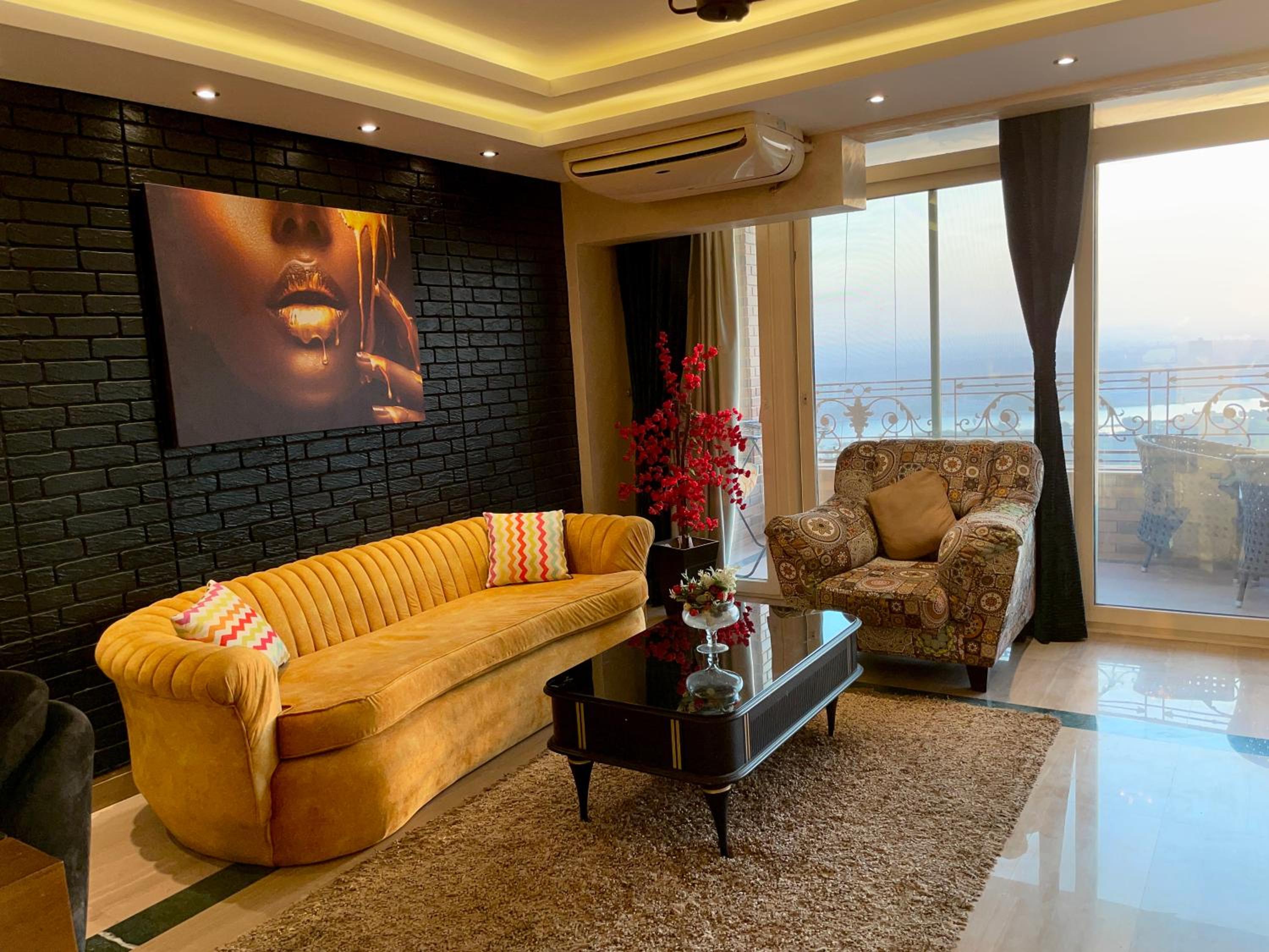 Family LUX Apartment -3BRSNile corniche