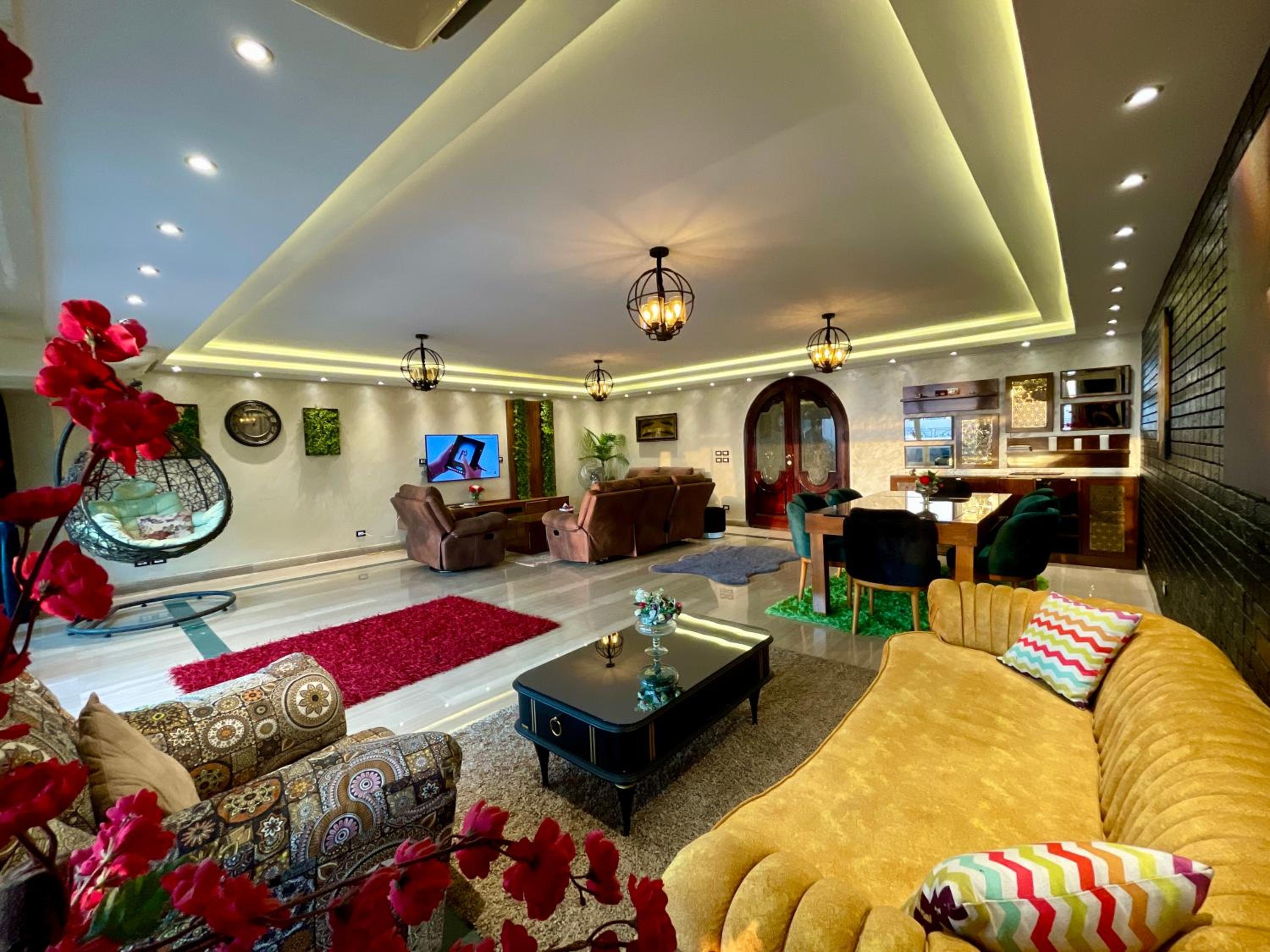 Family LUX Apartment -3BRSNile corniche