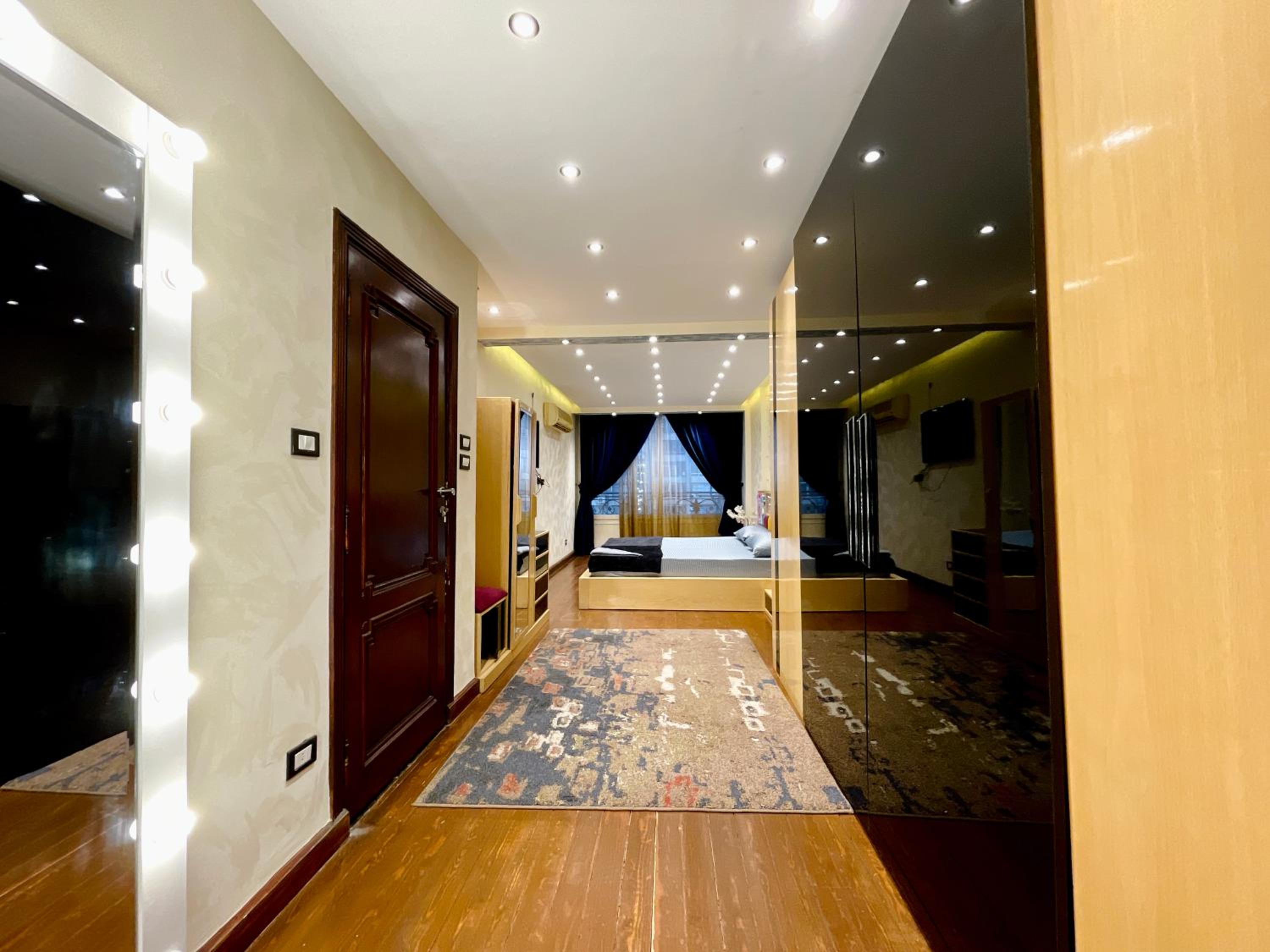 Family LUX Apartment -3BRSNile corniche