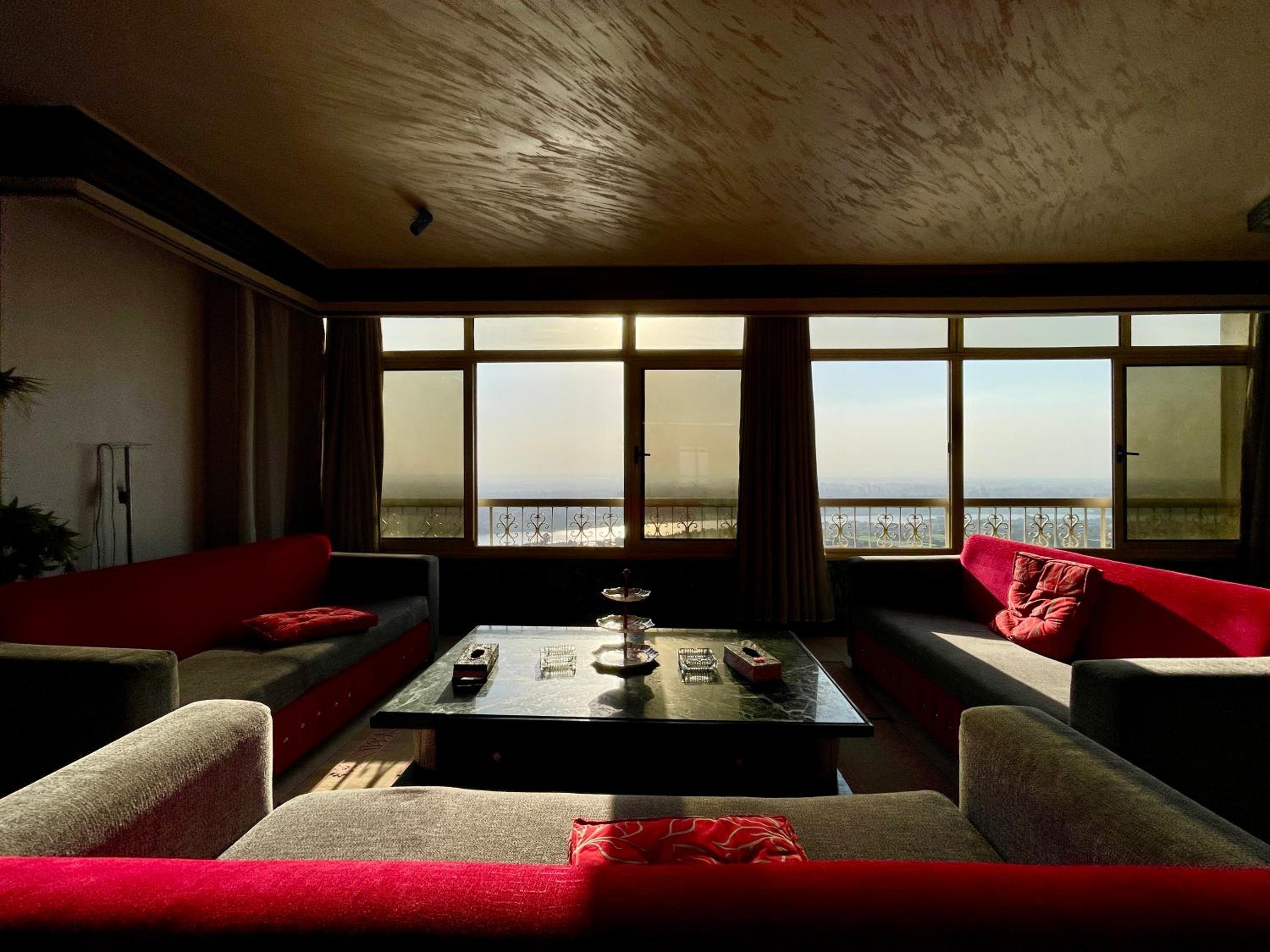Lux Living Overlooking The Nile