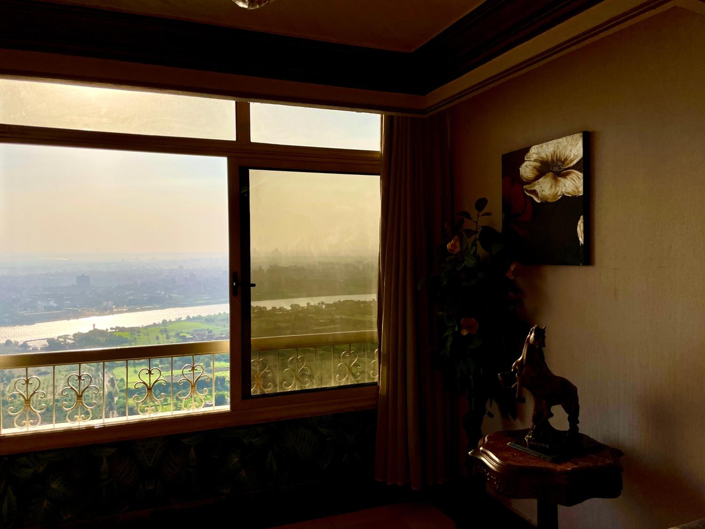 Lux Living Overlooking The Nile