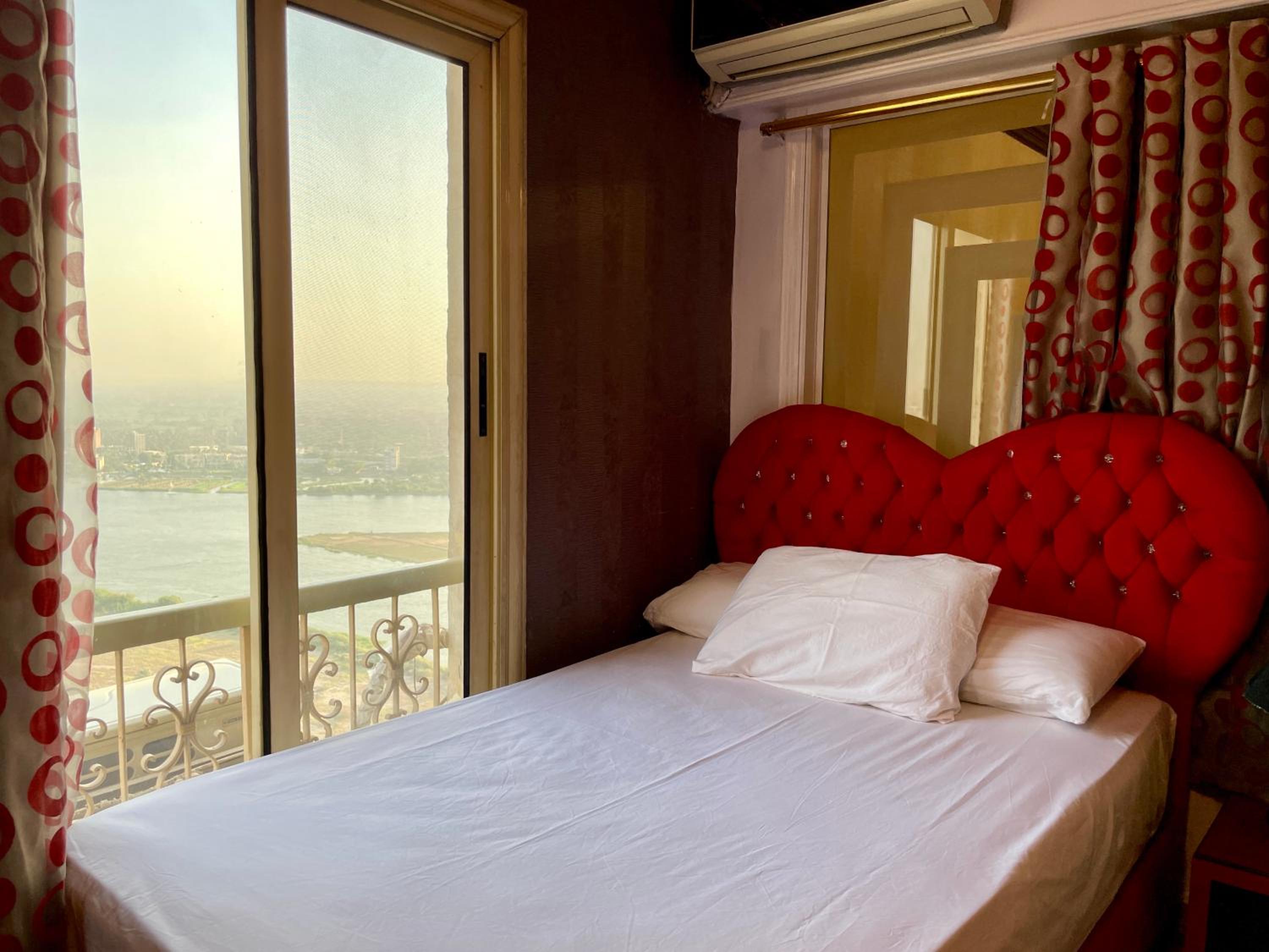 Lux Living Overlooking The Nile