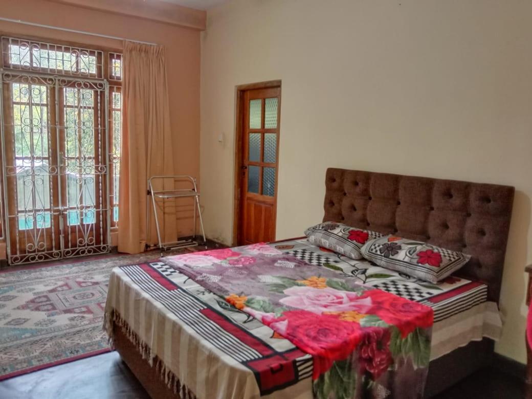 Shane HomeStay