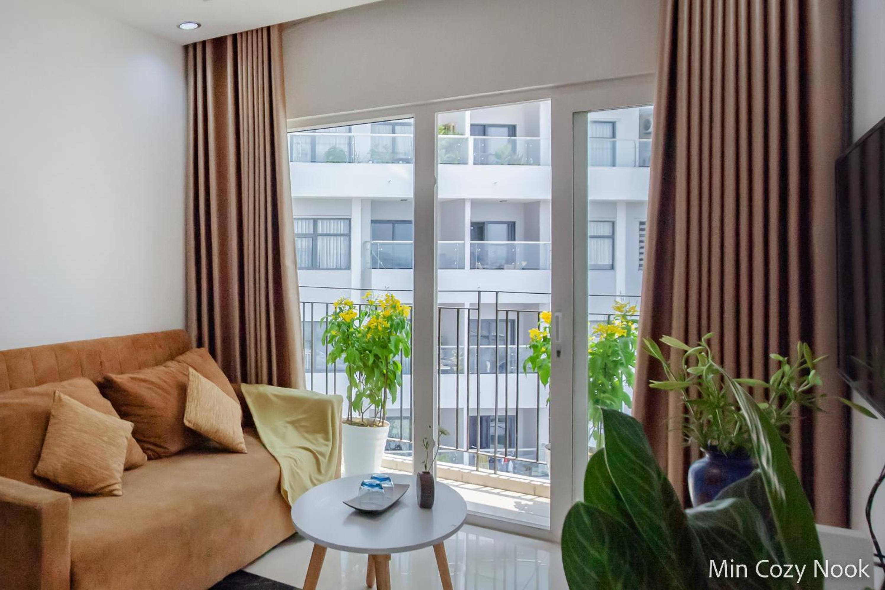 Min Cozy Nook Monarchy - 2BR luxury riverview view 5