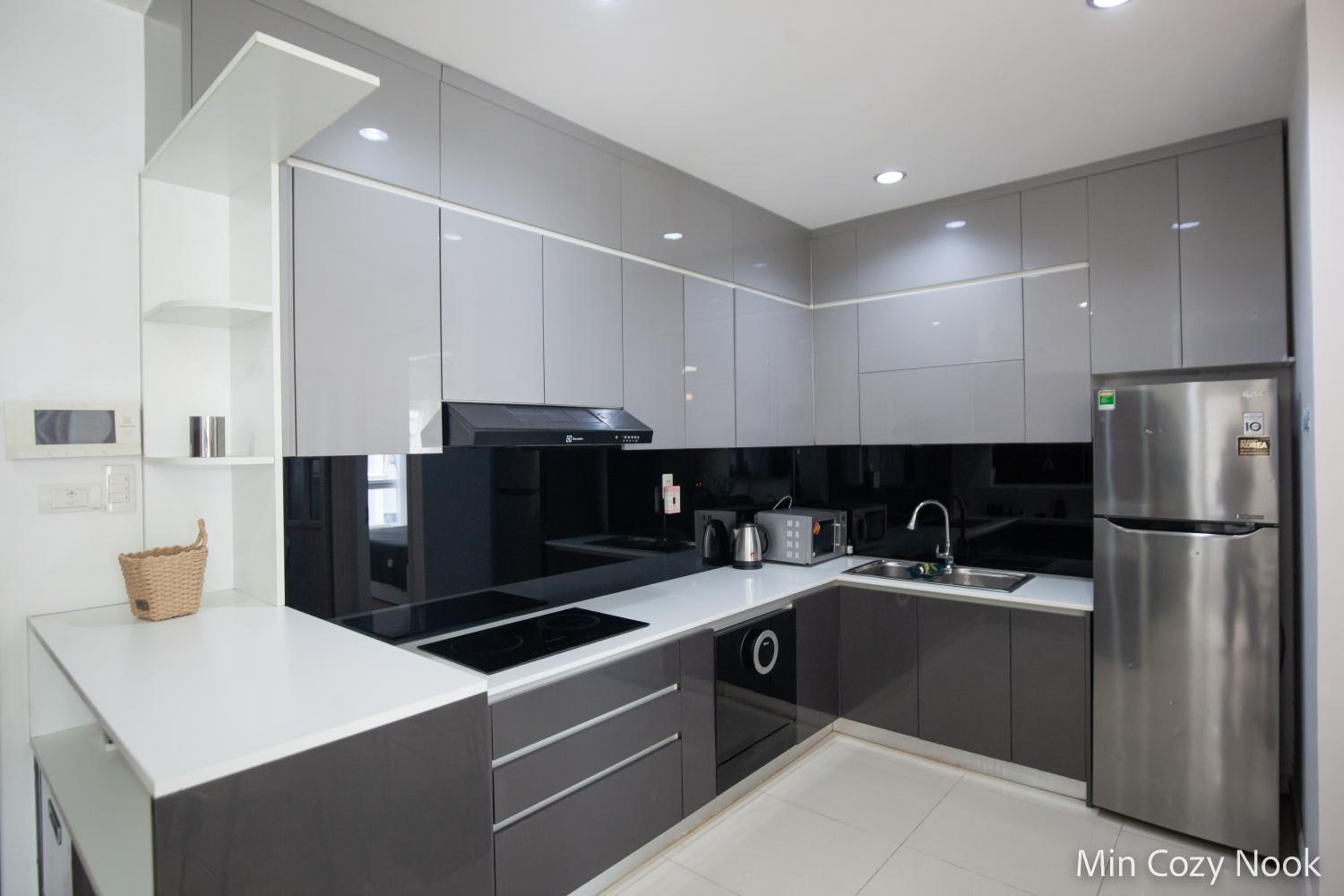 Min Cozy Nook Monarchy - 2BR luxury riverview view 4