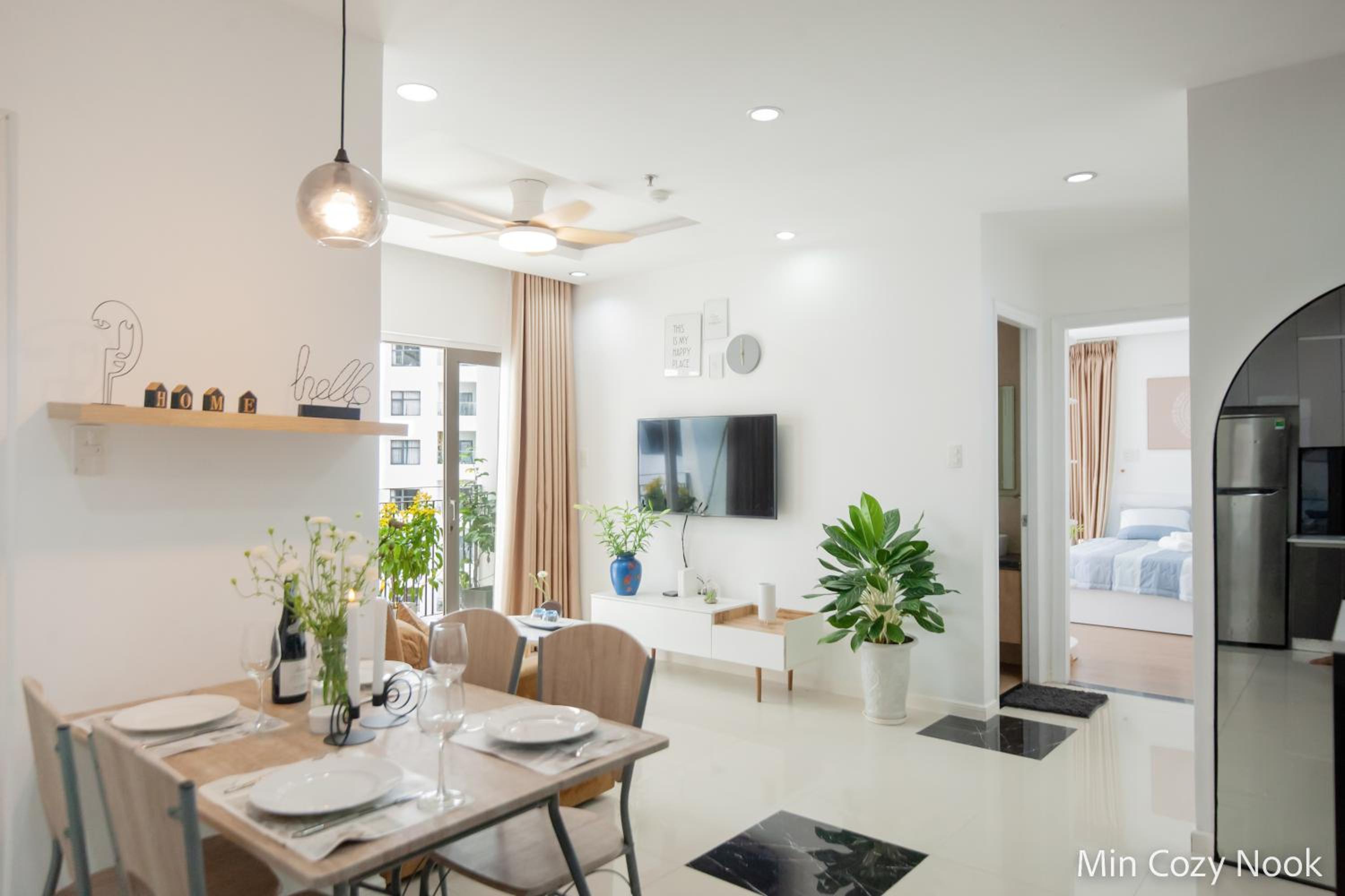 Min Cozy Nook Monarchy - 2BR luxury riverview view 3