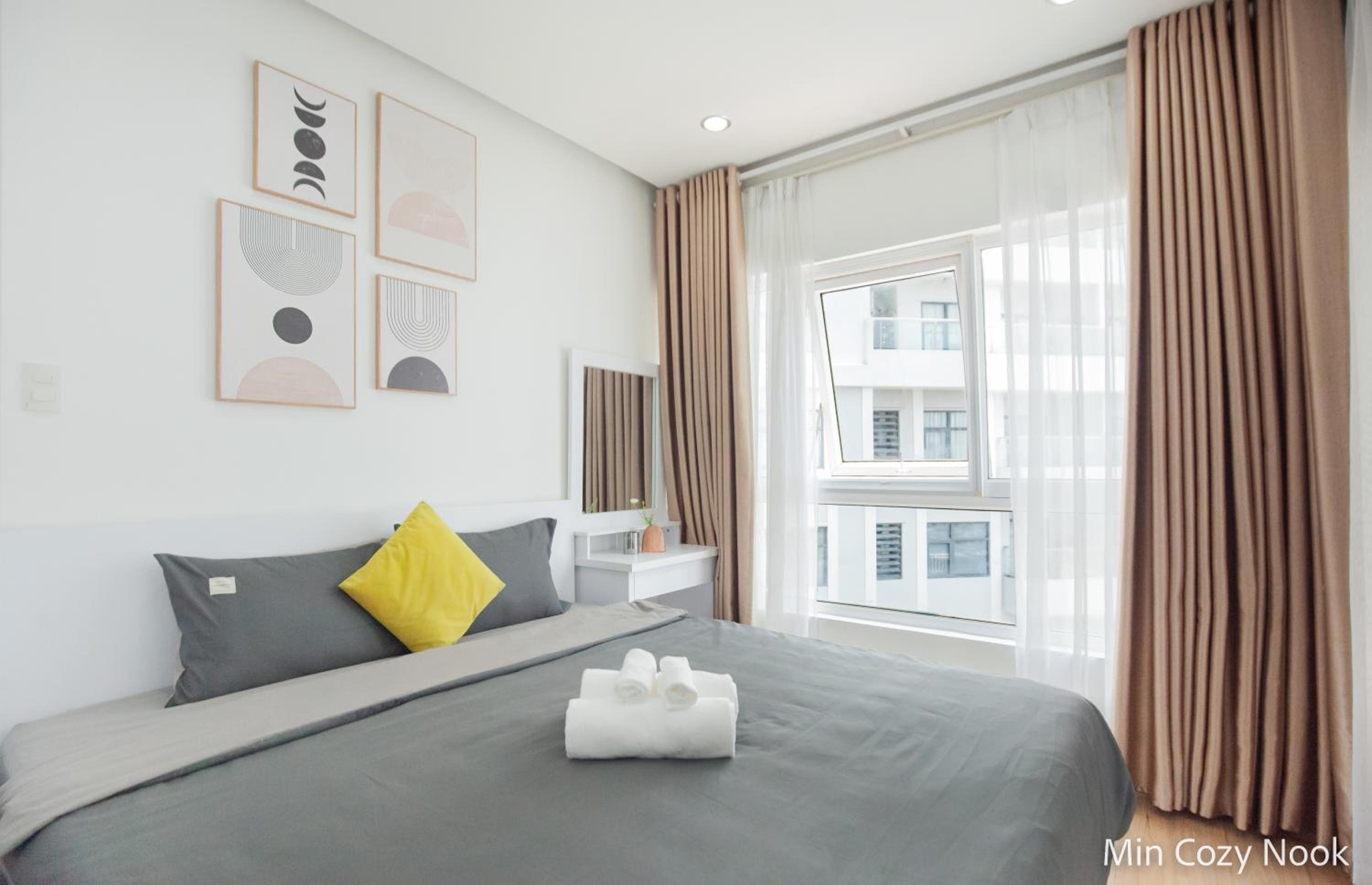 Min Cozy Nook Monarchy - 2BR luxury riverview view 2