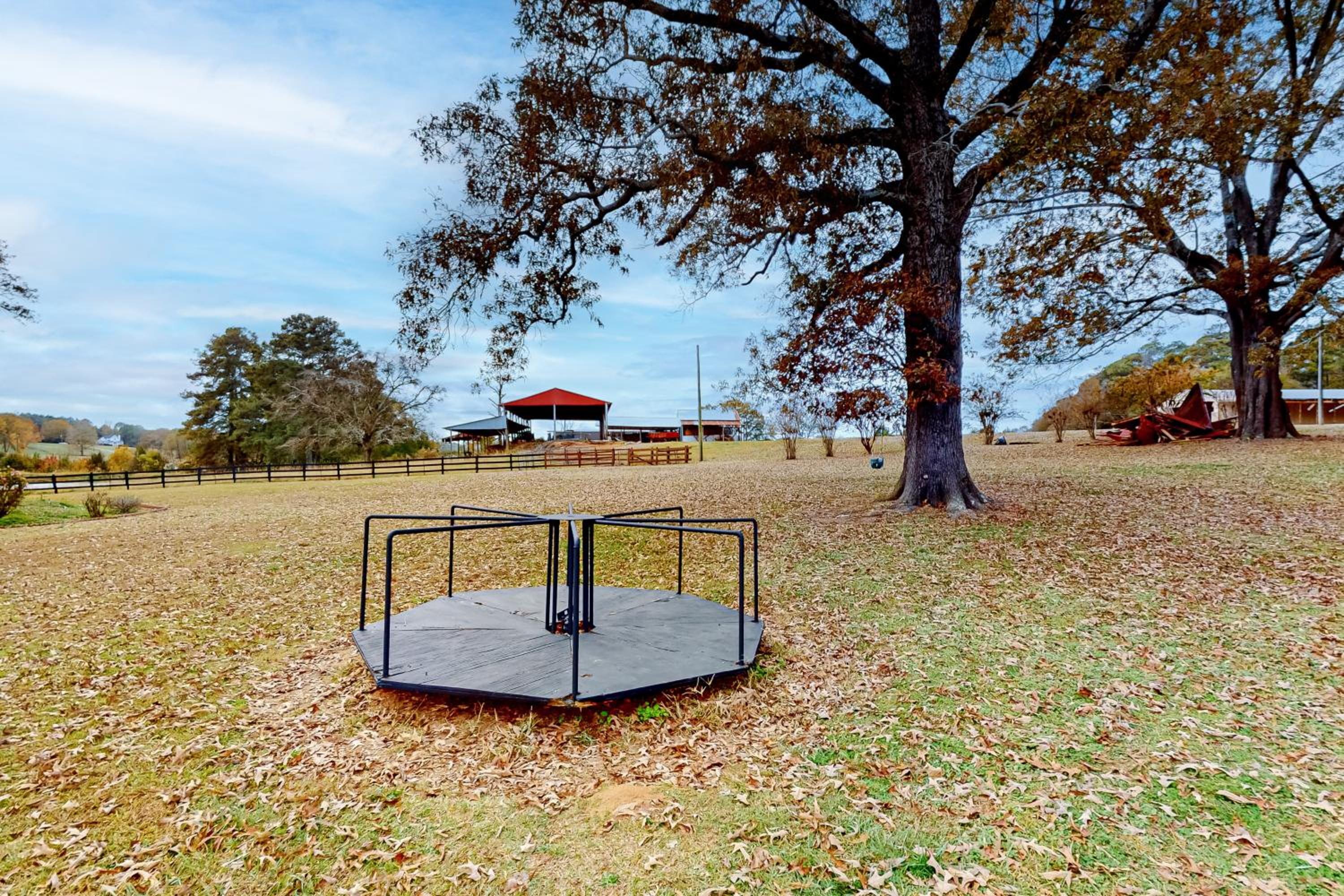 Pool, Fire Pit and Pond Anglers Retreat in Griffin