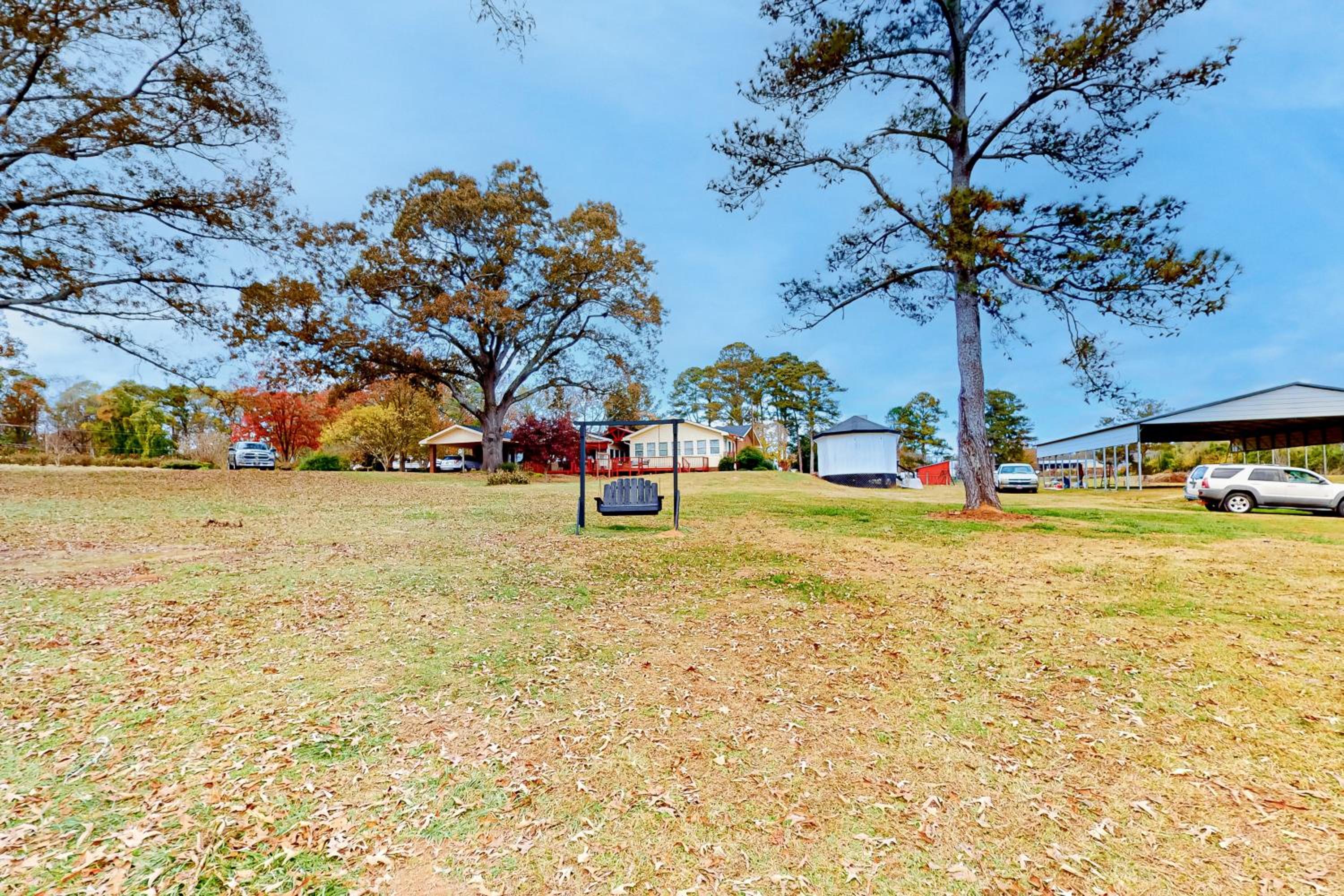 Pool, Fire Pit and Pond Anglers Retreat in Griffin