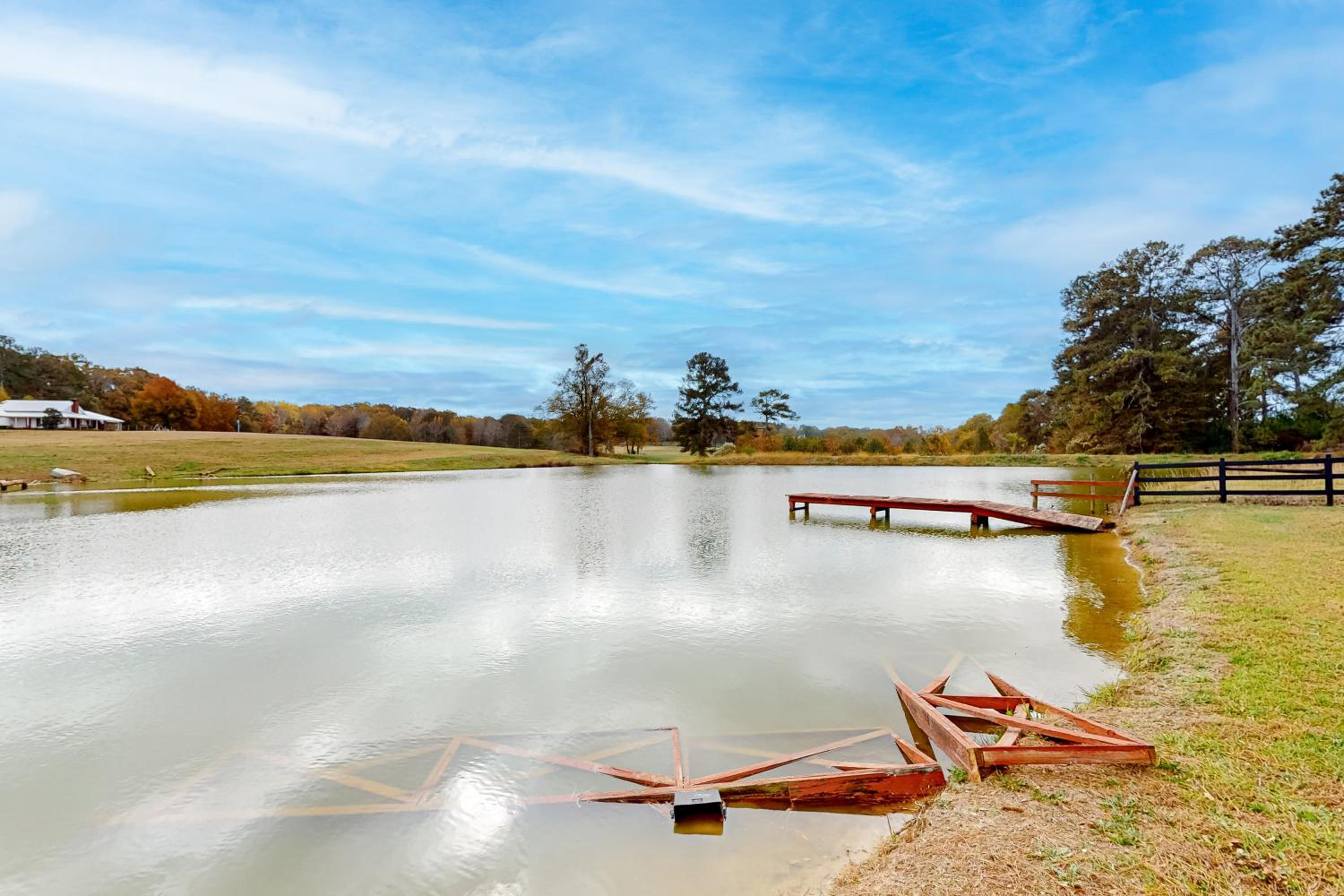 Pool, Fire Pit and Pond Anglers Retreat in Griffin