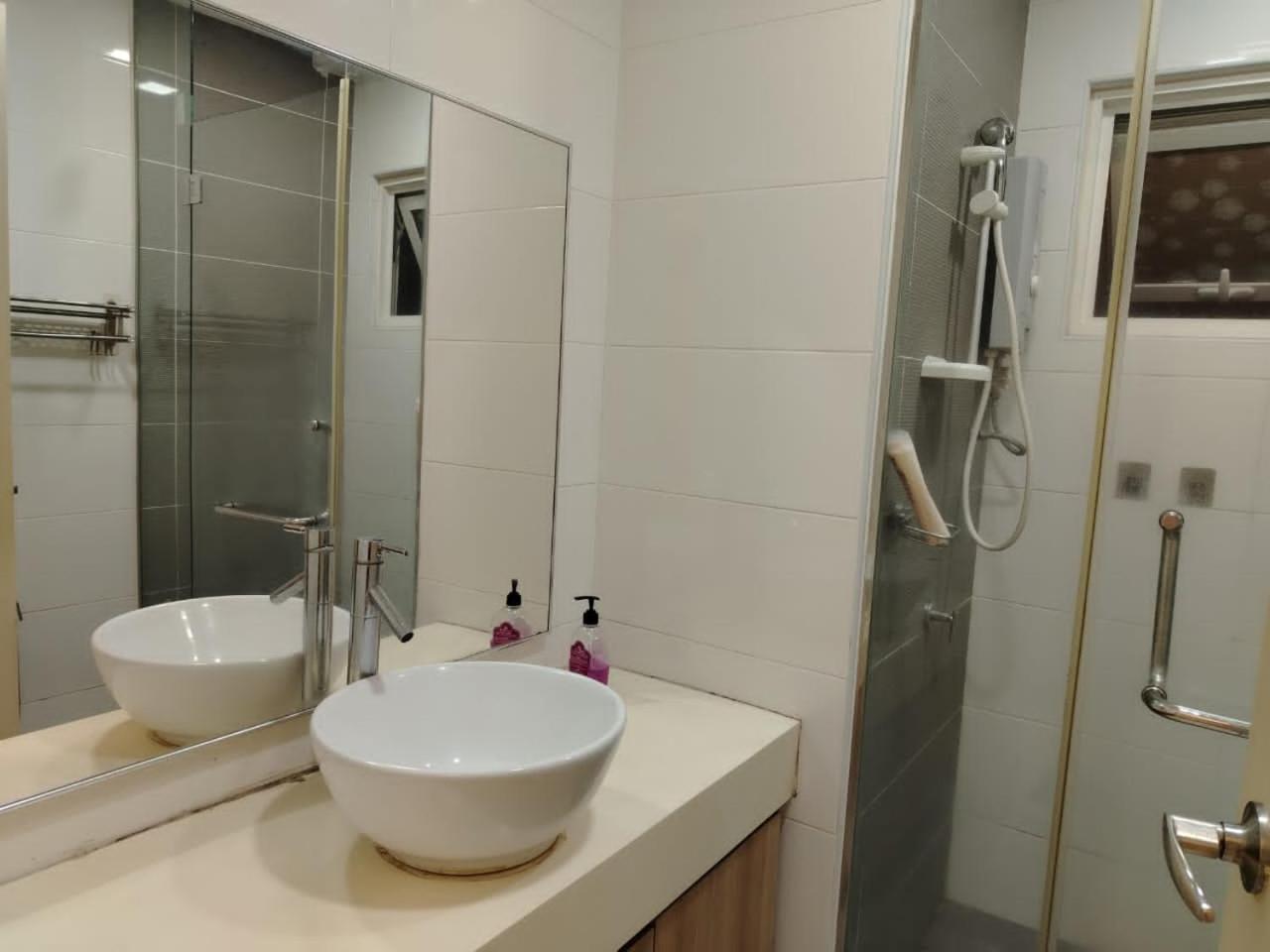 4R2B crest residences walk to klcc jln alor train 2station to bukitbintang water machine