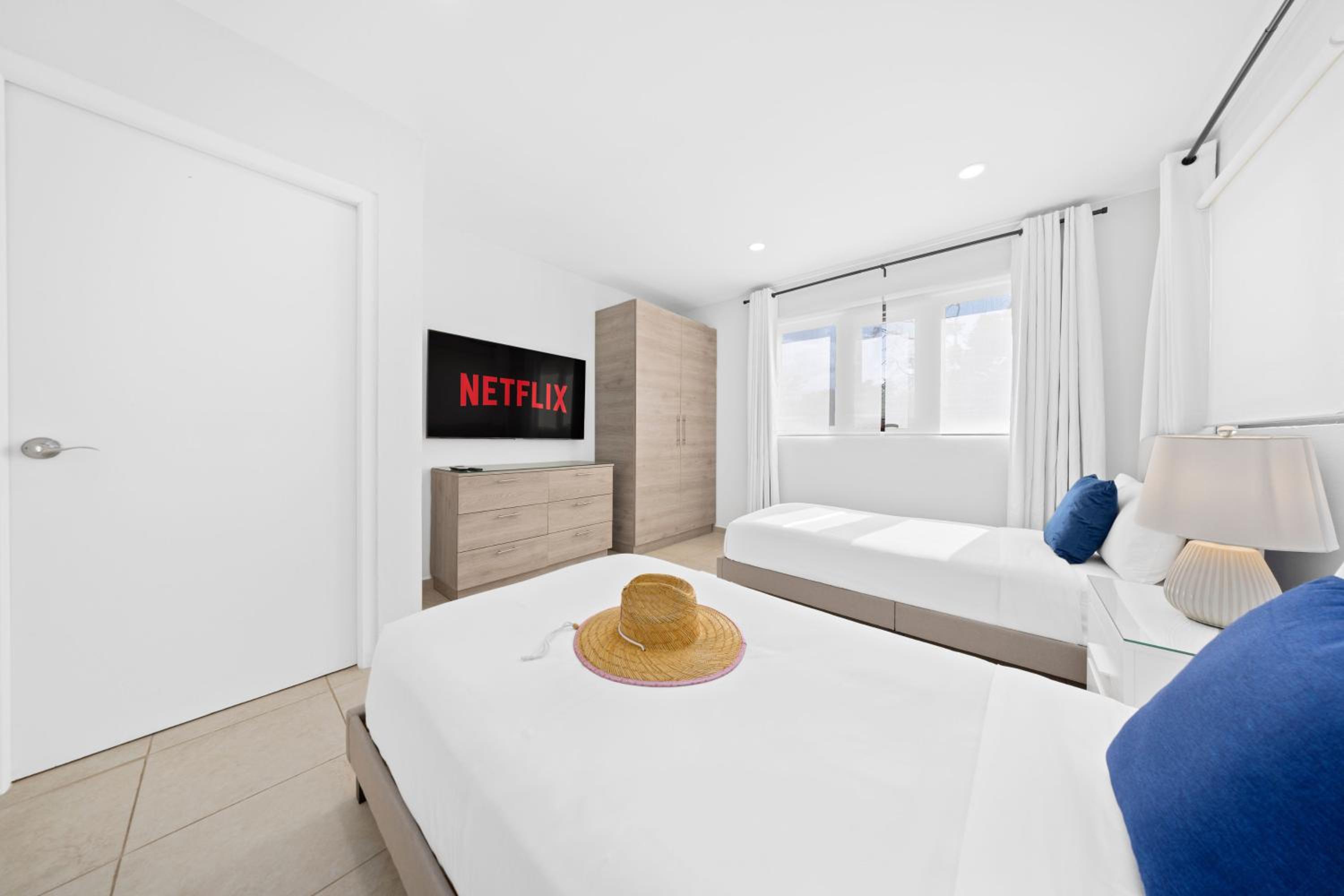 Boca Beach House NEW LUX 6 Bed 6 Bath Pool Walk To Beach