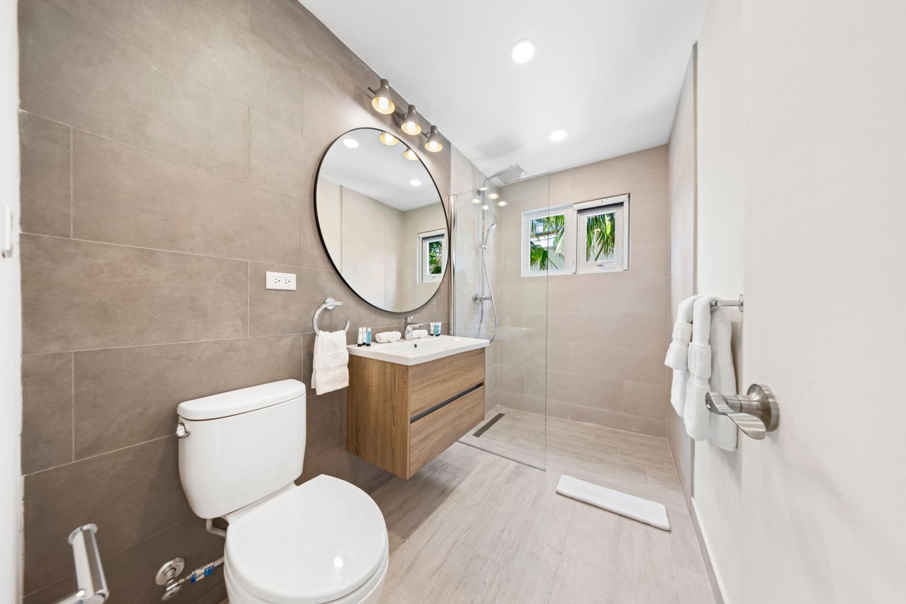Boca Beach House NEW LUX 6 Bed 6 Bath Pool Walk To Beach
