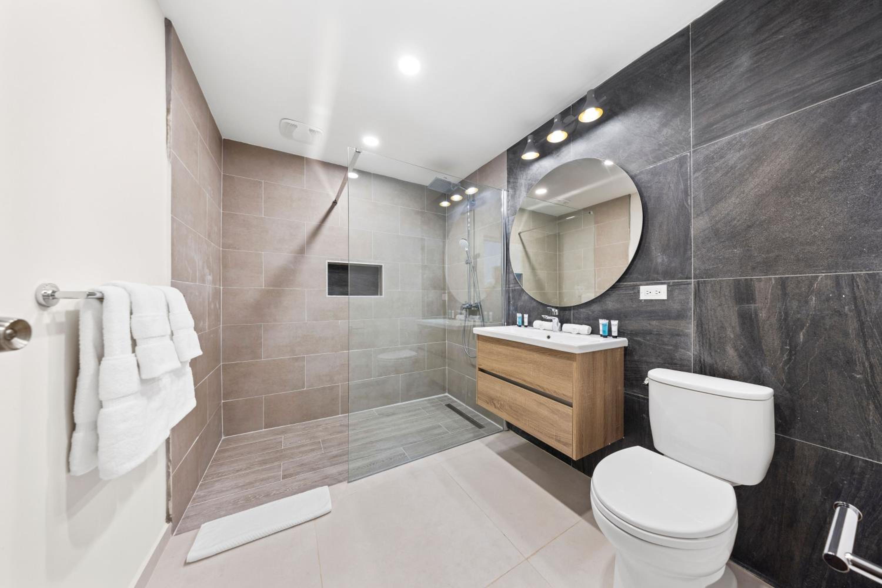 Boca Beach House NEW LUX 6 Bed 6 Bath Pool Walk To Beach