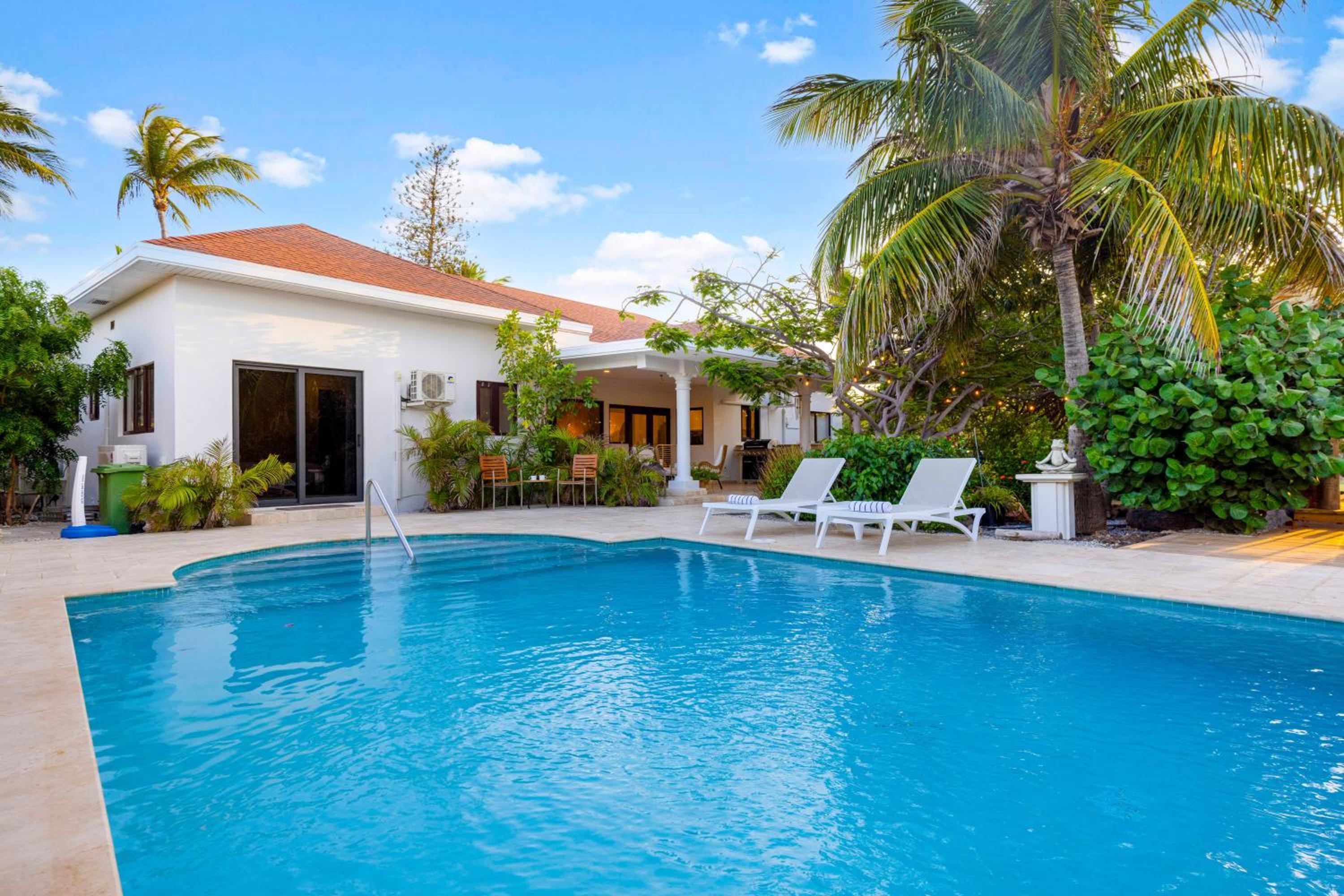 Boca Beach House NEW LUX 6 Bed 6 Bath Pool Walk To Beach