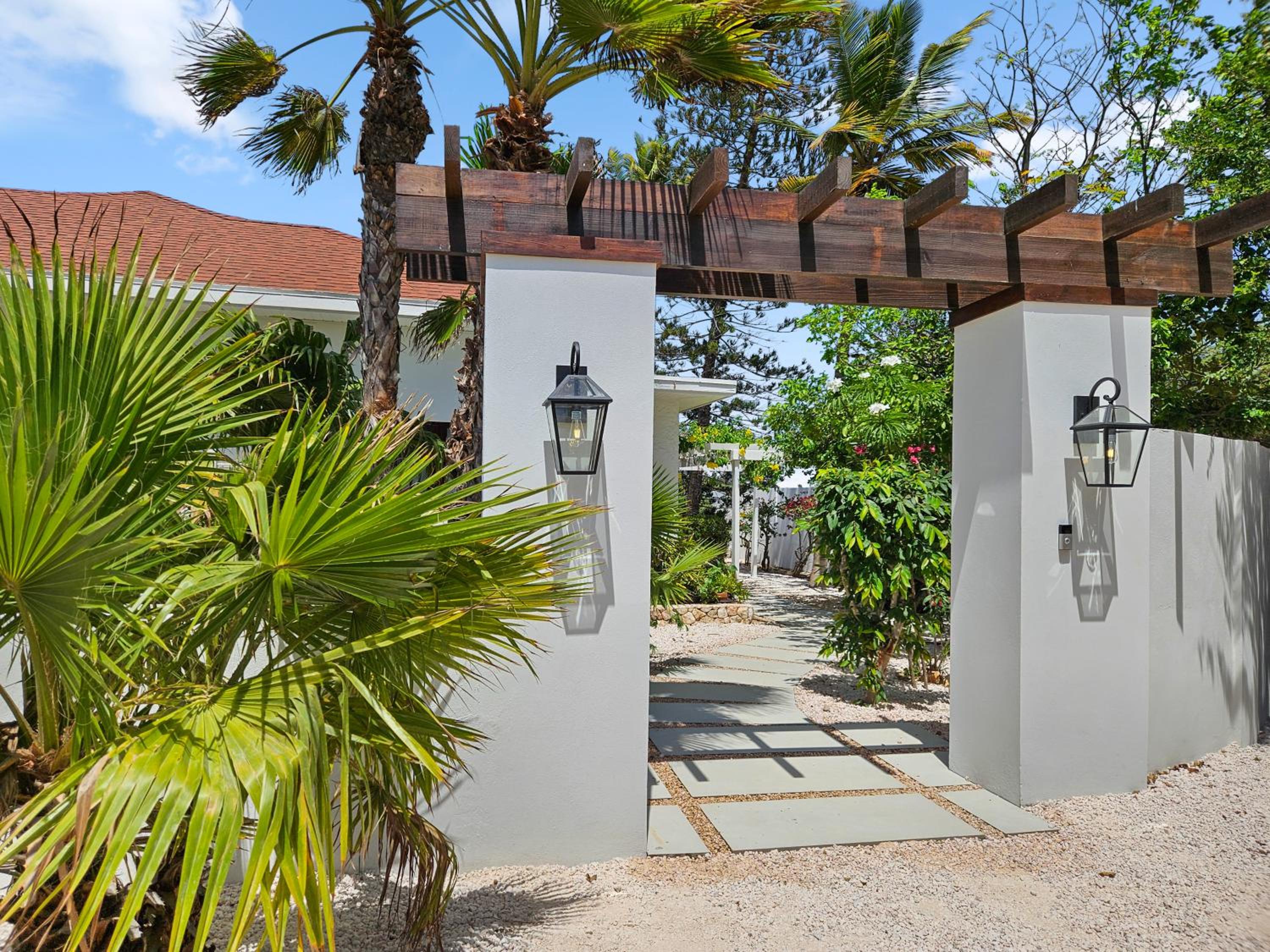 Boca Beach House NEW LUX 6 Bed 6 Bath Pool Walk To Beach