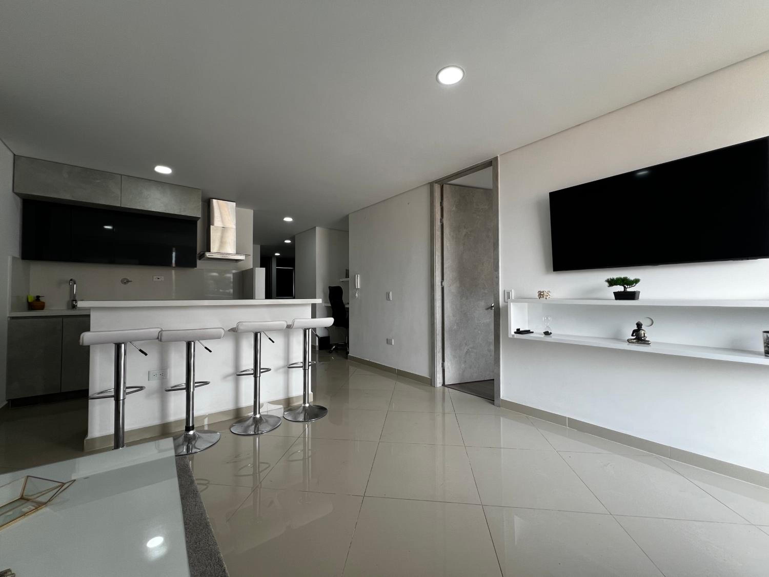Modern 3 Bedroom Apartment with balcony
