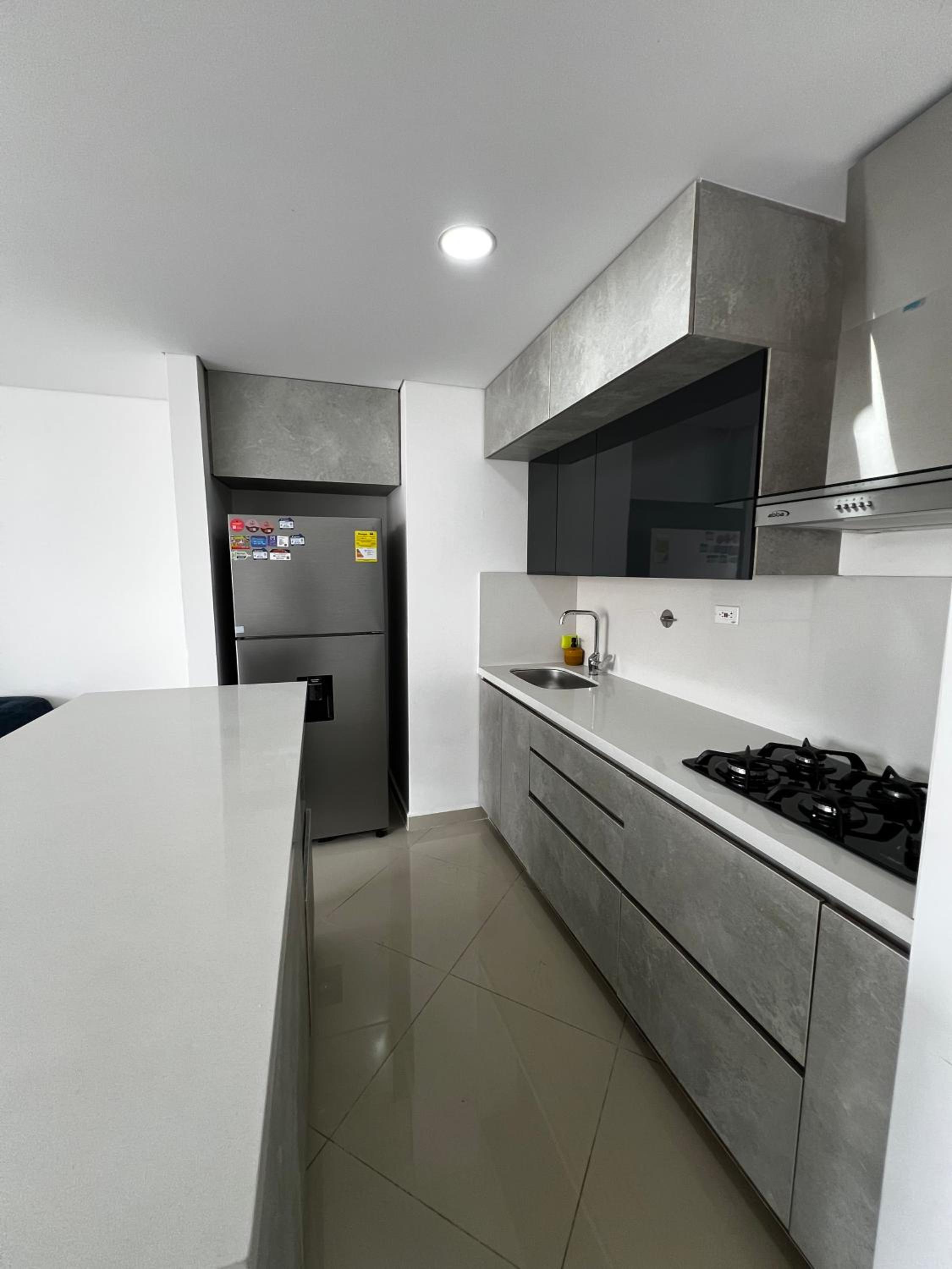 Modern 3 Bedroom Apartment with balcony