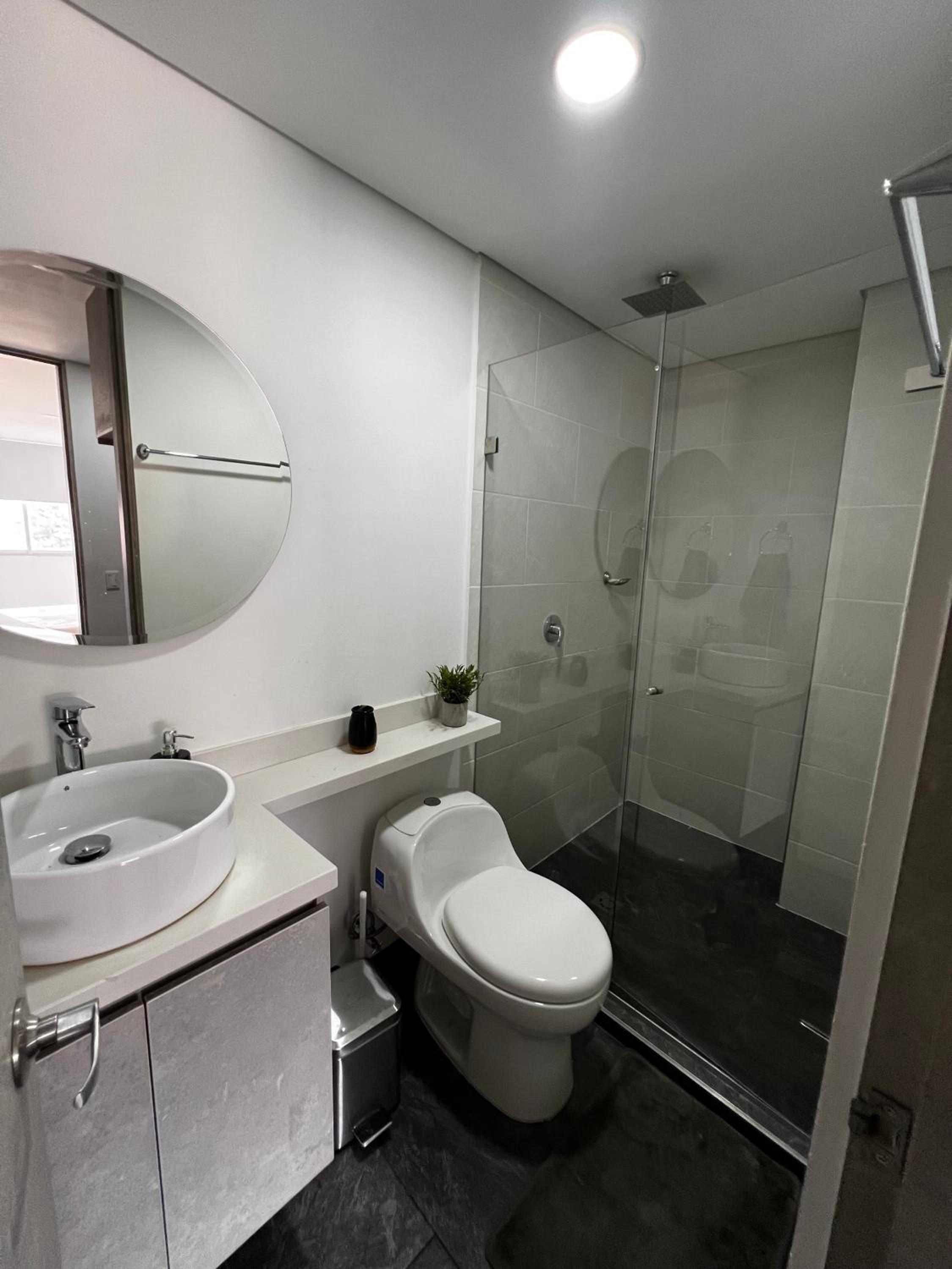 Modern 3 Bedroom Apartment with balcony