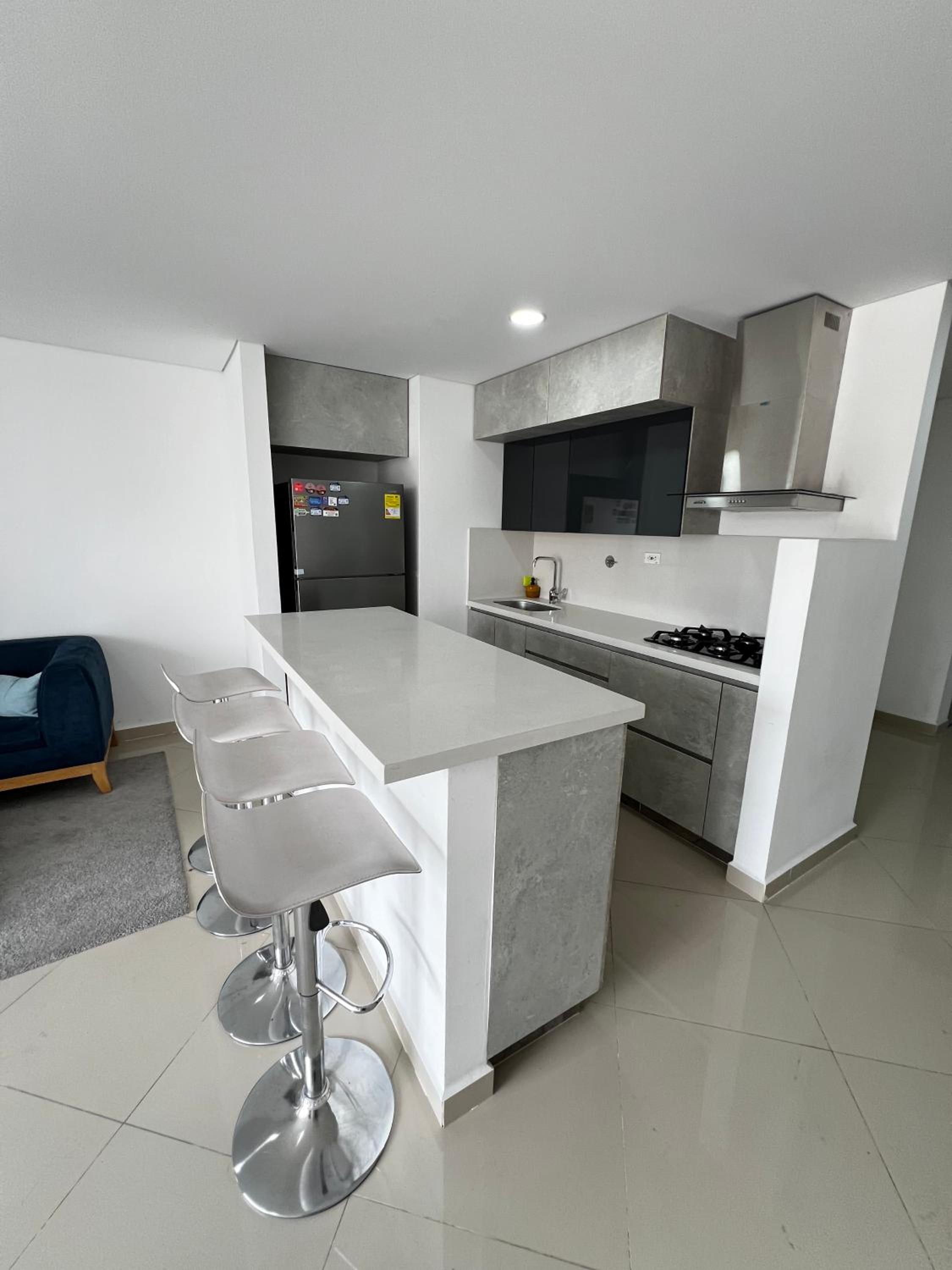 Modern 3 Bedroom Apartment with balcony