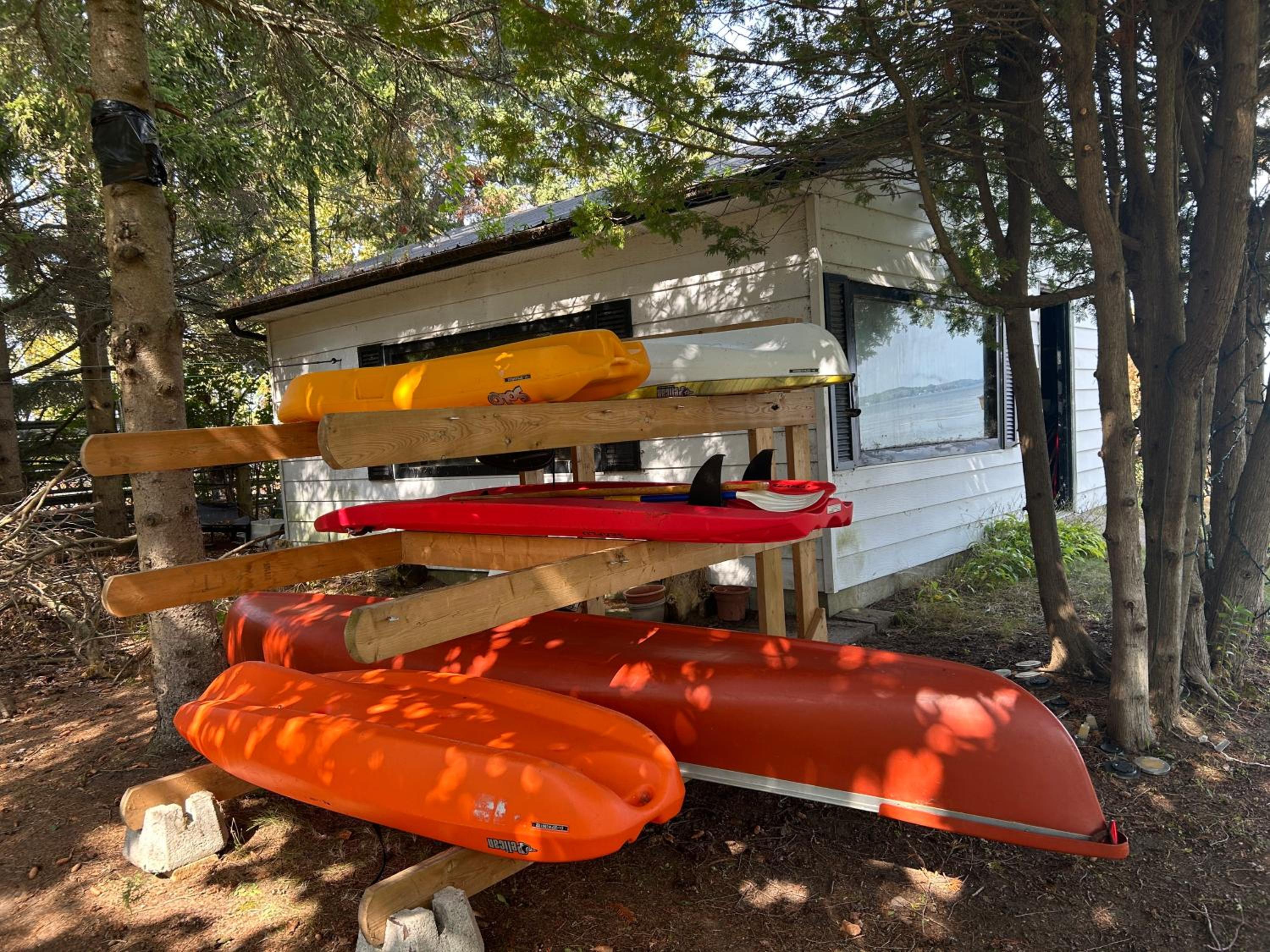 Entire waterfront cottage in carrying place