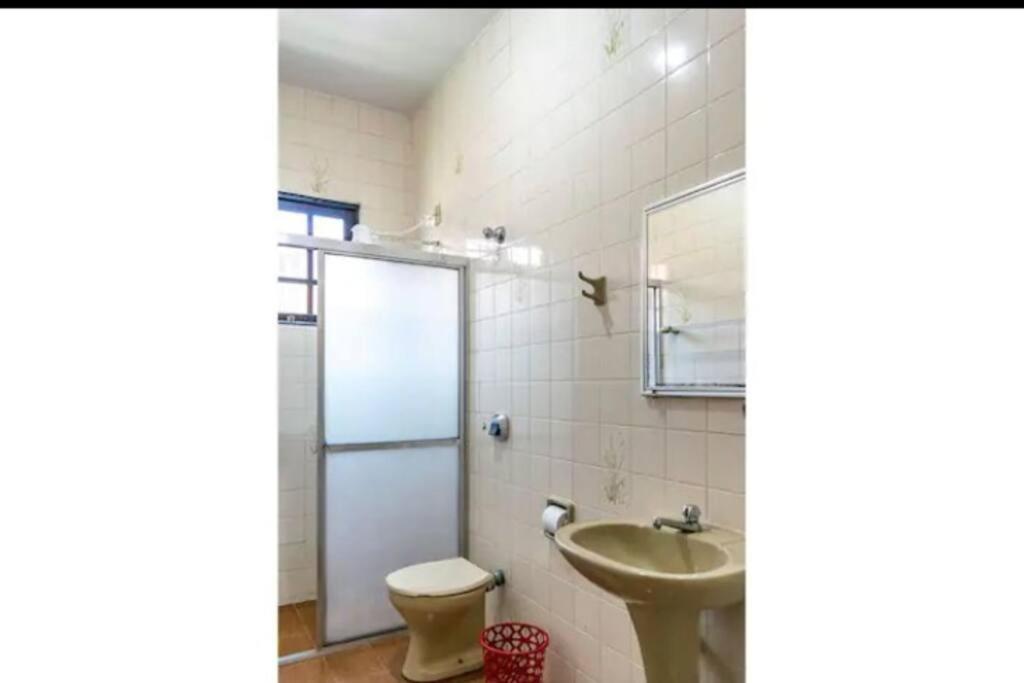 Casa ao lado de duas praias
