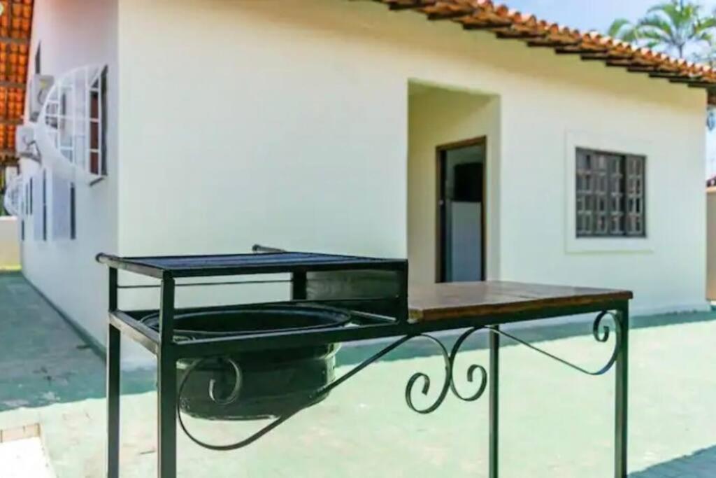 Casa ao lado de duas praias