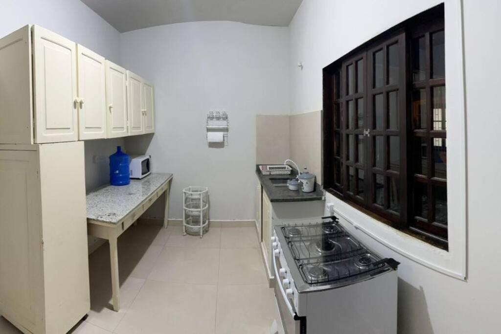 Casa ao lado de duas praias