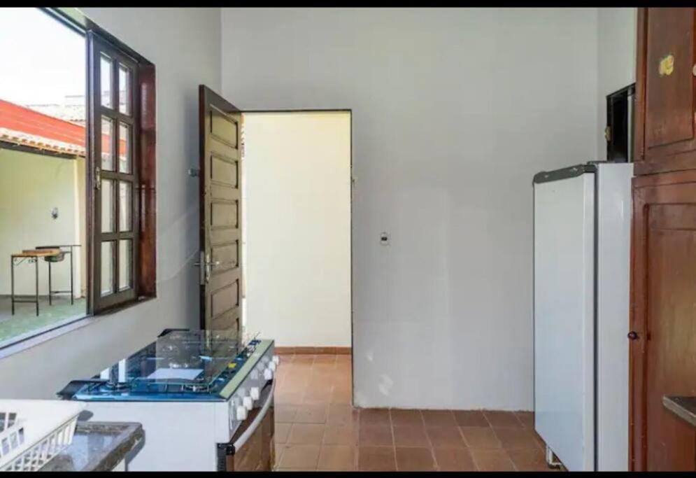 Casa ao lado de duas praias