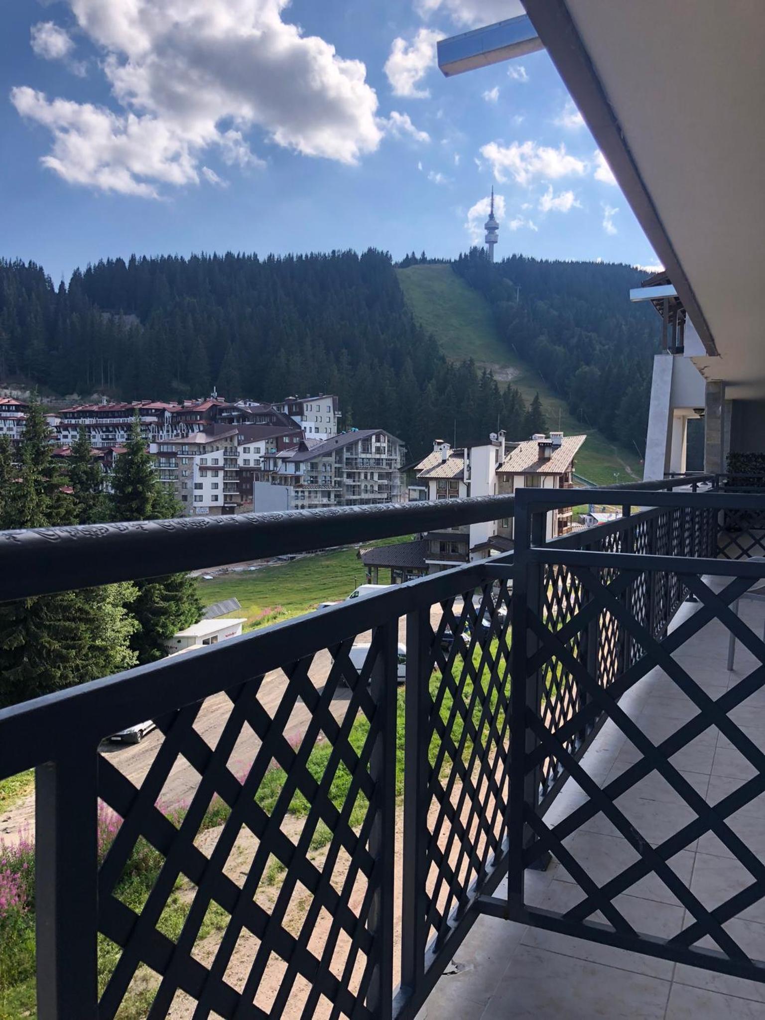 Luxury Aparthotel STUDENETS view 2
