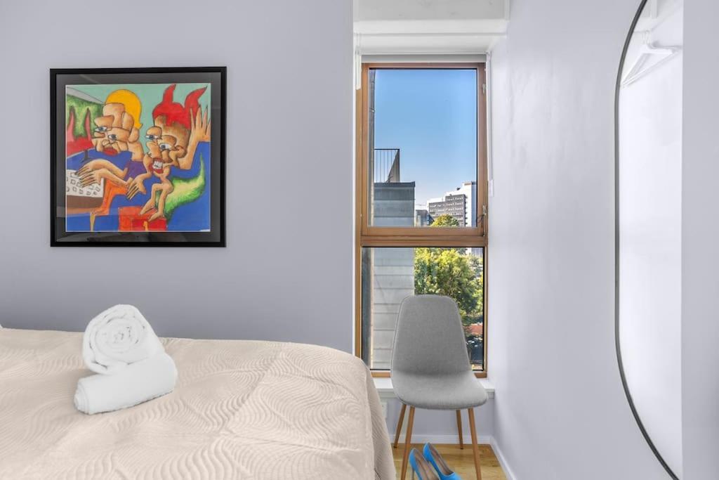 DINBNB Apartments l Family Friendly l 1000m from Central Station l NEW l Free Parking view 3