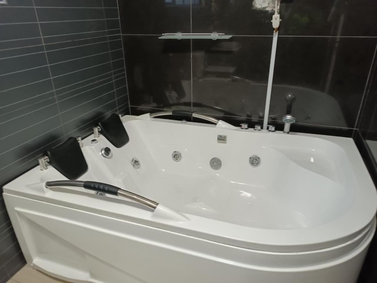 Manasseh Bed & BreakFast Gabs North